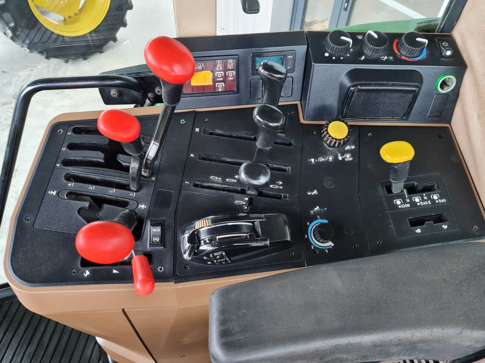 JOHN DEERE 6900