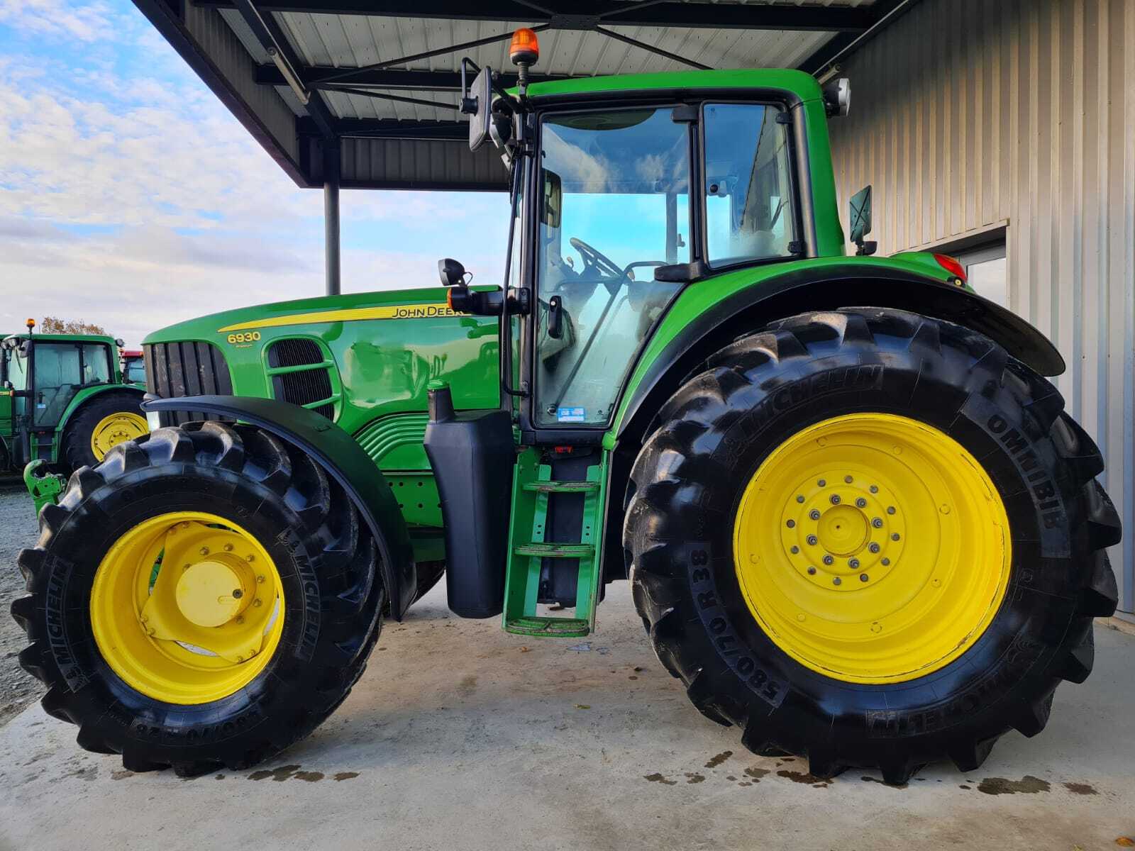 JOHN DEERE 6930 PREMIUM