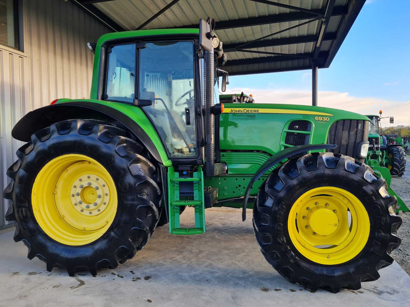 JOHN DEERE 6930 PREMIUM