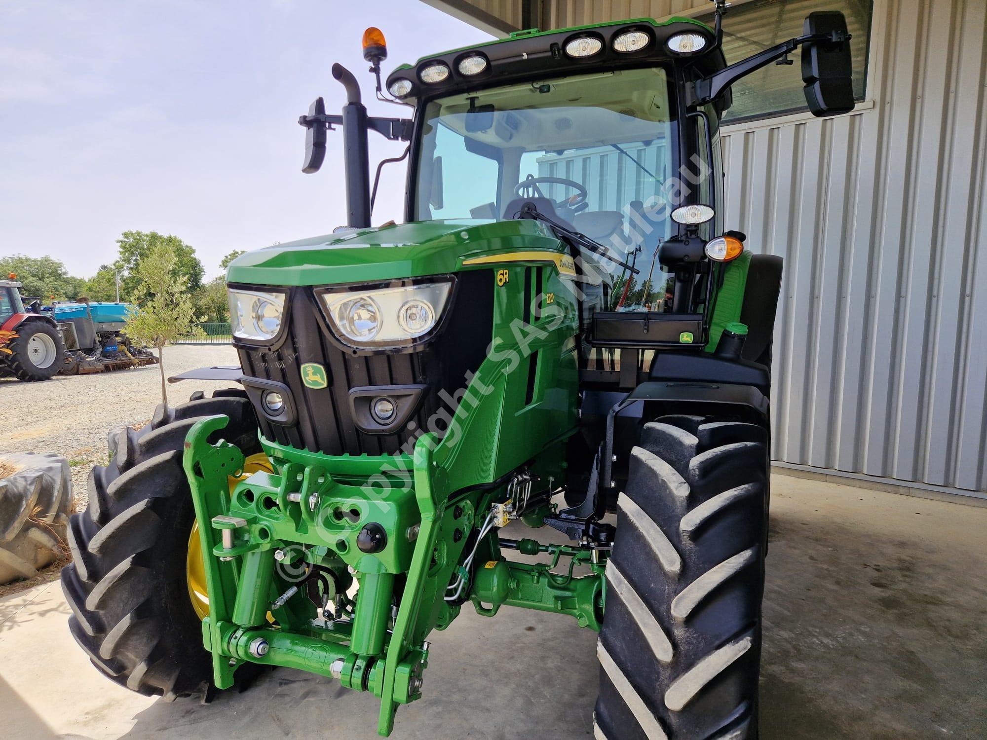 JOHN DEERE 6R120