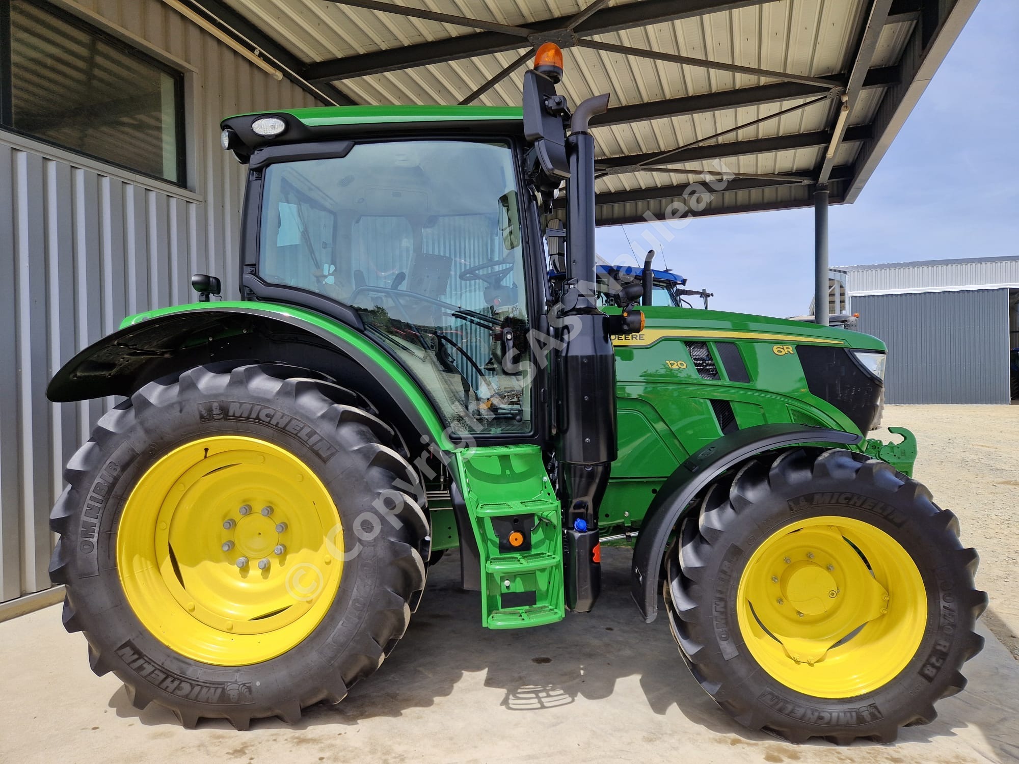 JOHN DEERE 6R120