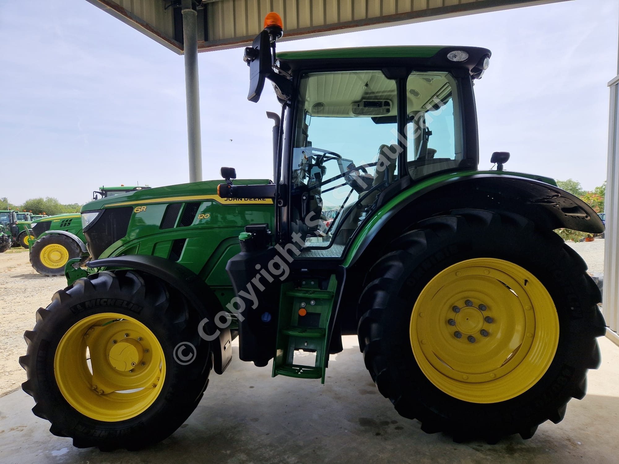 JOHN DEERE 6R120