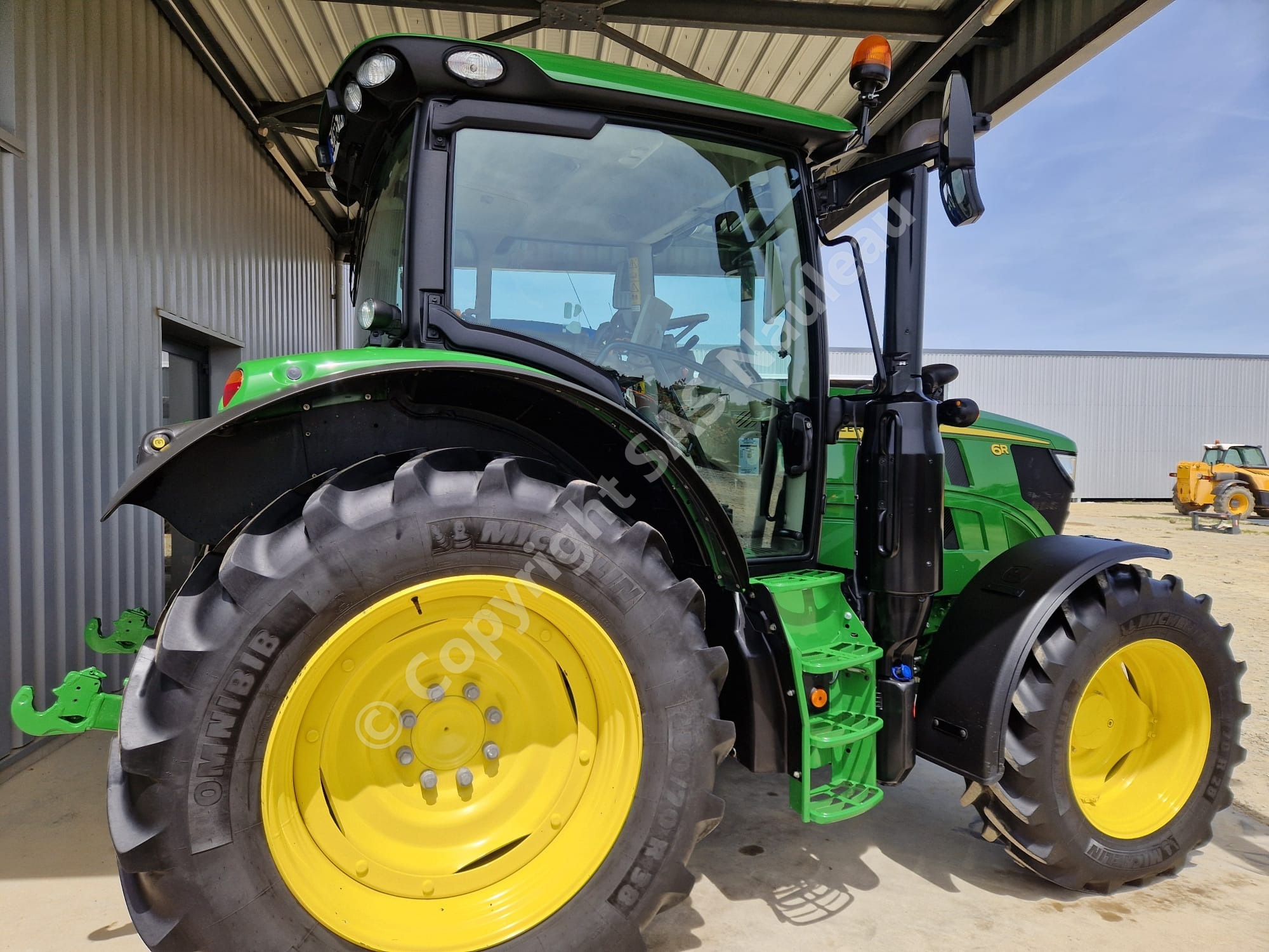 JOHN DEERE 6R120