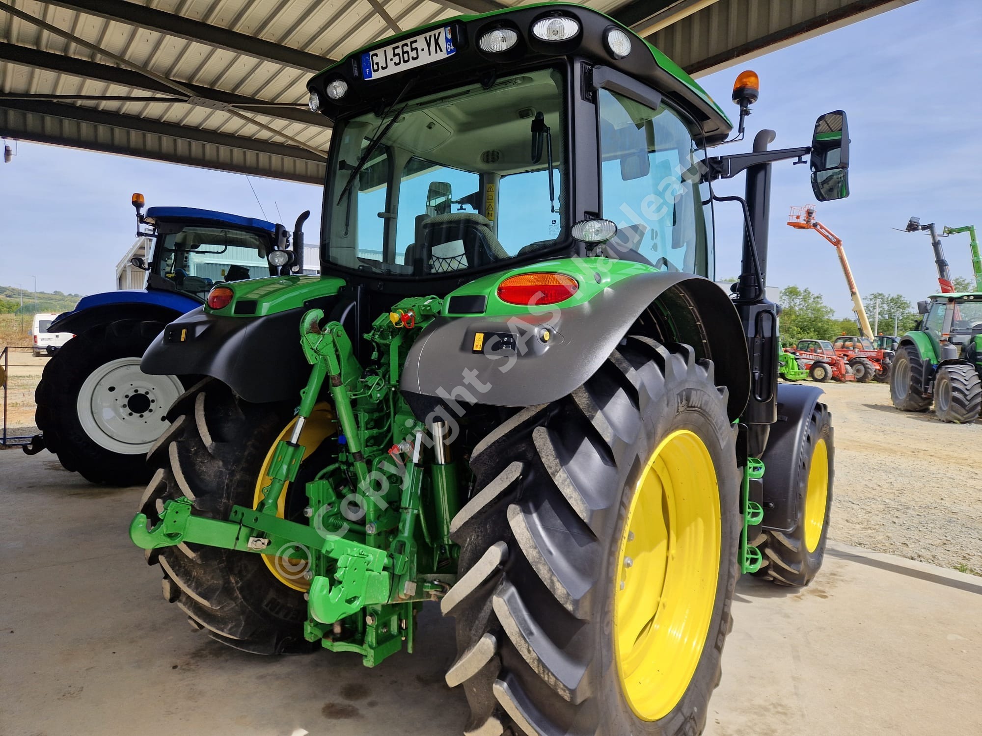 JOHN DEERE 6R120