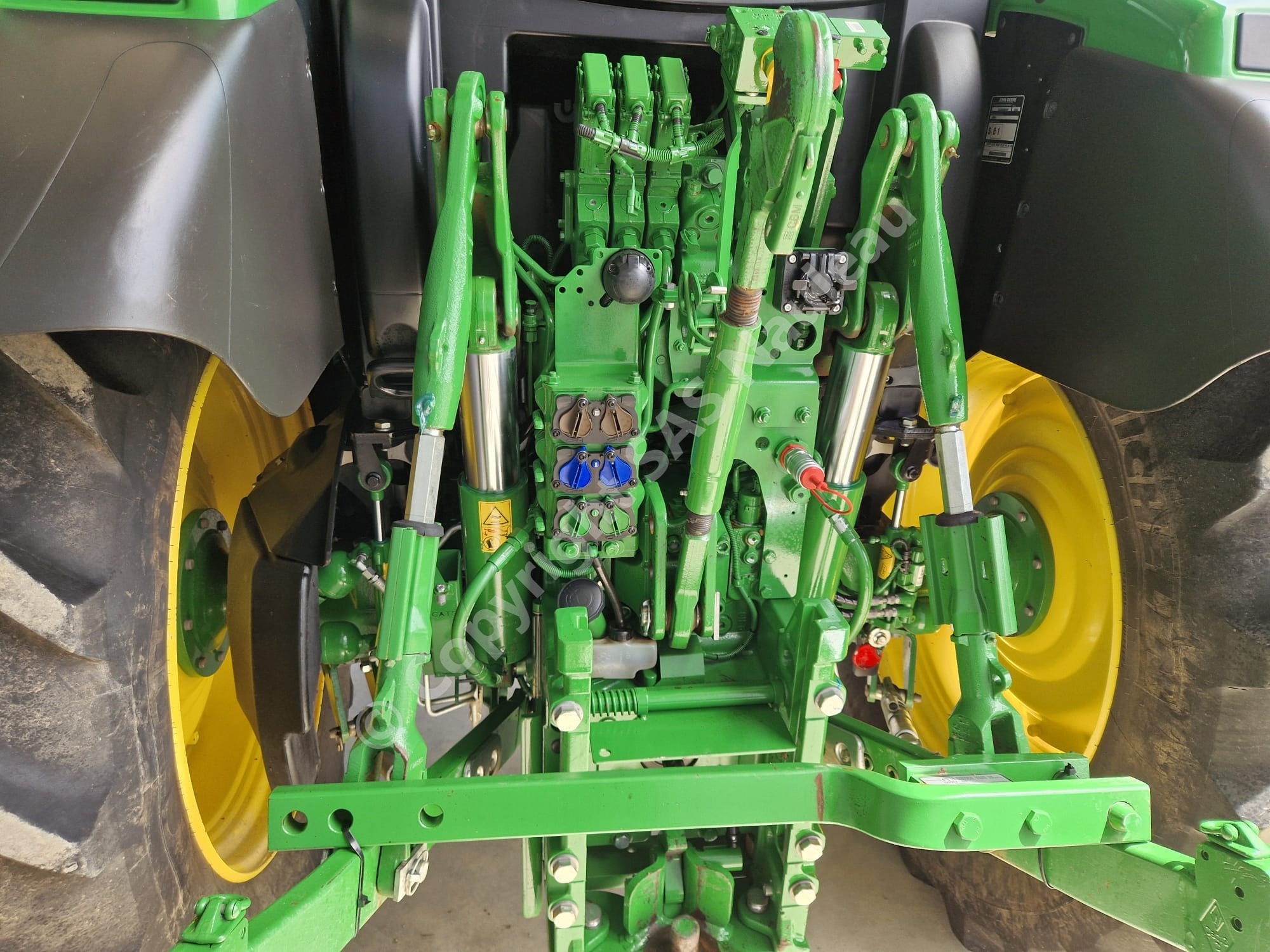 JOHN DEERE 6R120