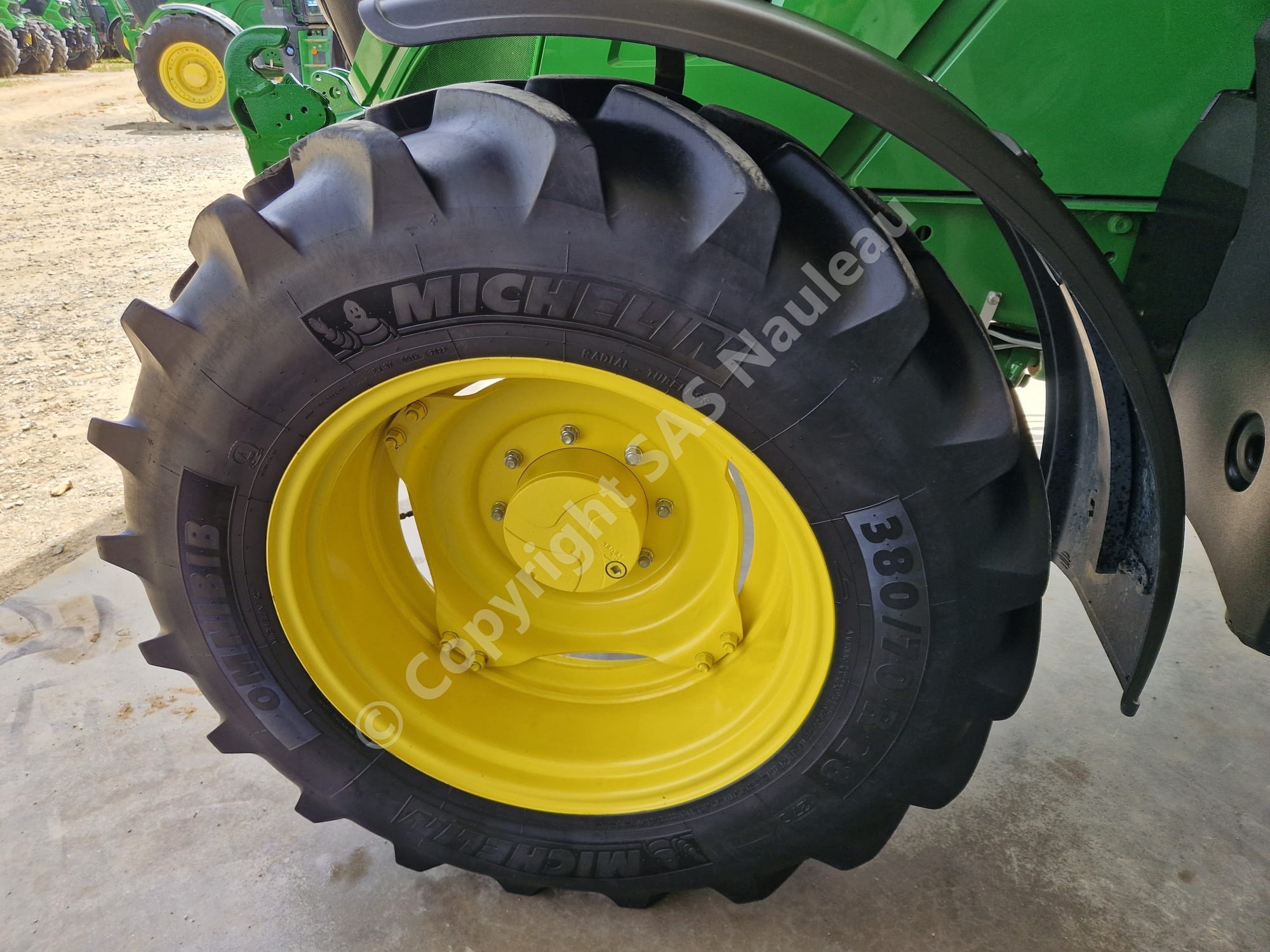 JOHN DEERE 6R120
