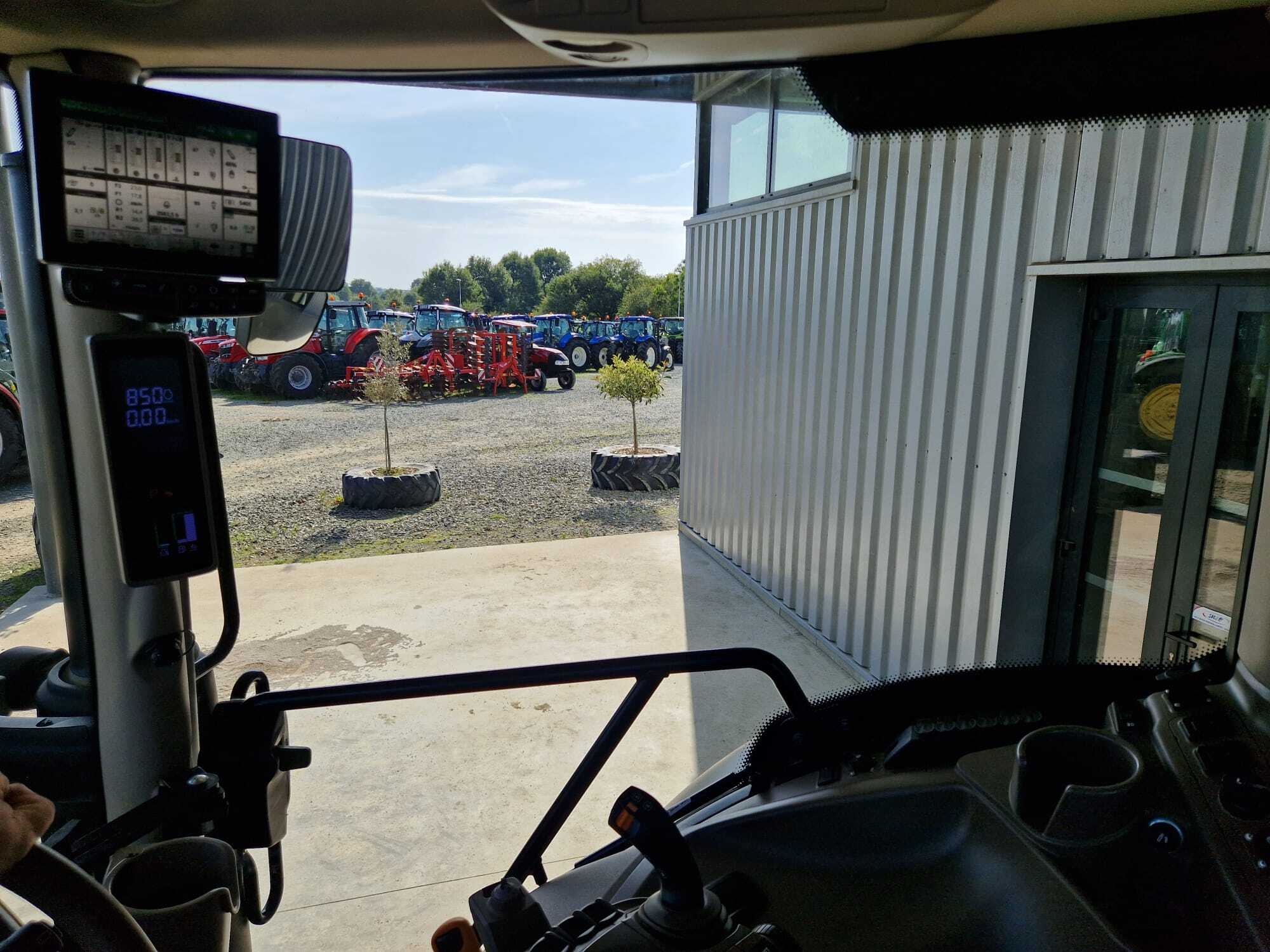 JOHN DEERE 6R130