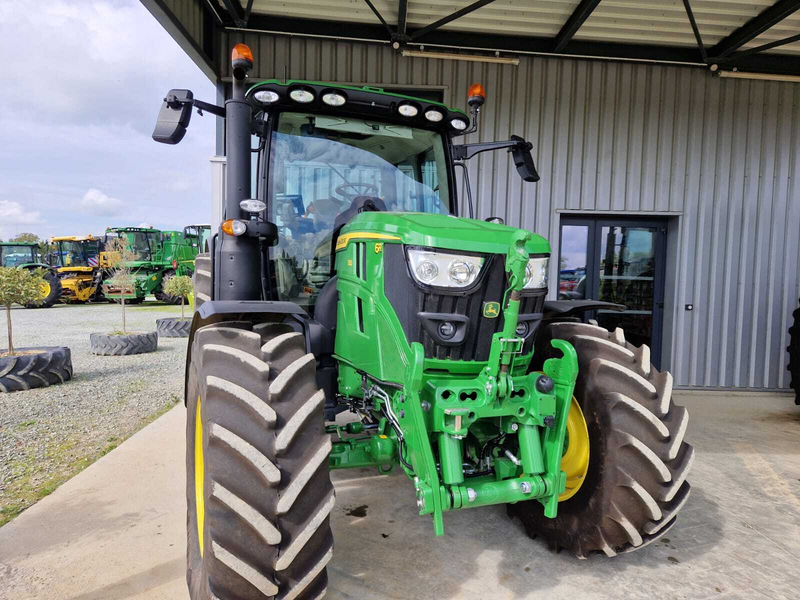 JOHN DEERE 6R130