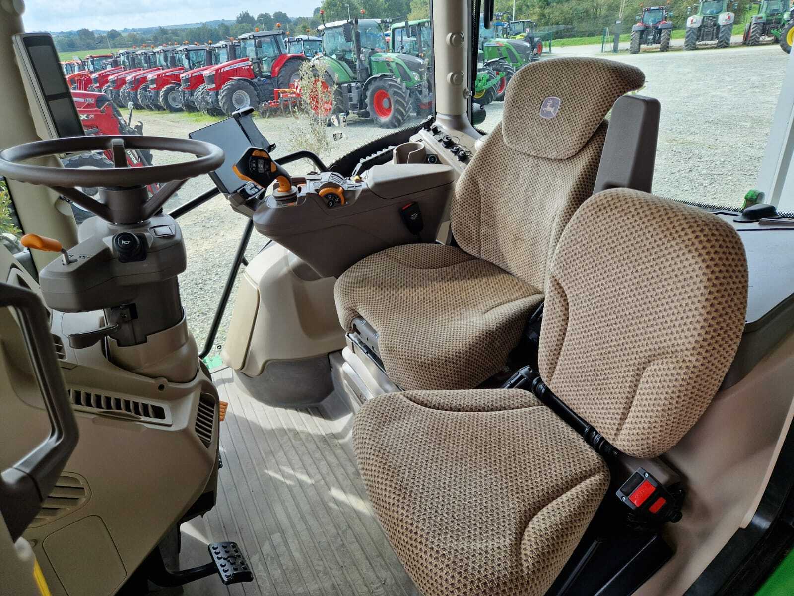 JOHN DEERE 6R130