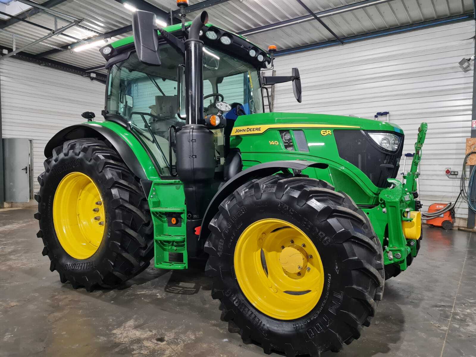 JOHN DEERE 6R140