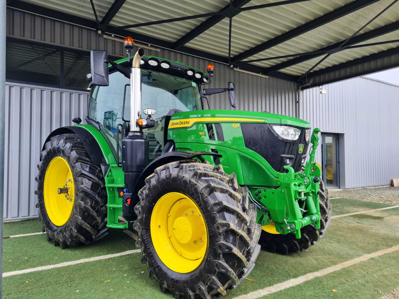 JOHN DEERE 6R165