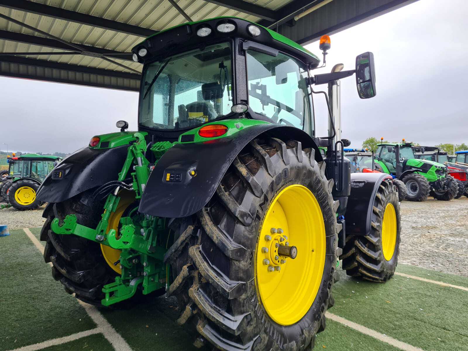 JOHN DEERE 6R165