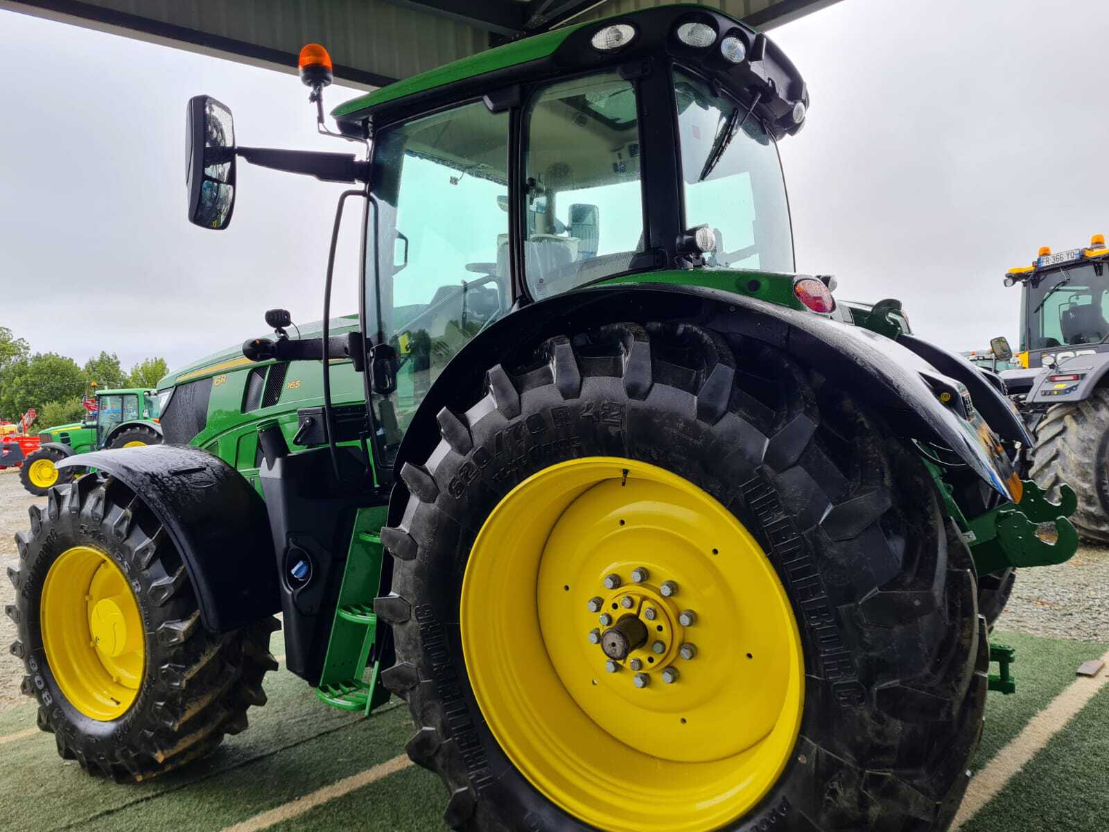 JOHN DEERE 6R165