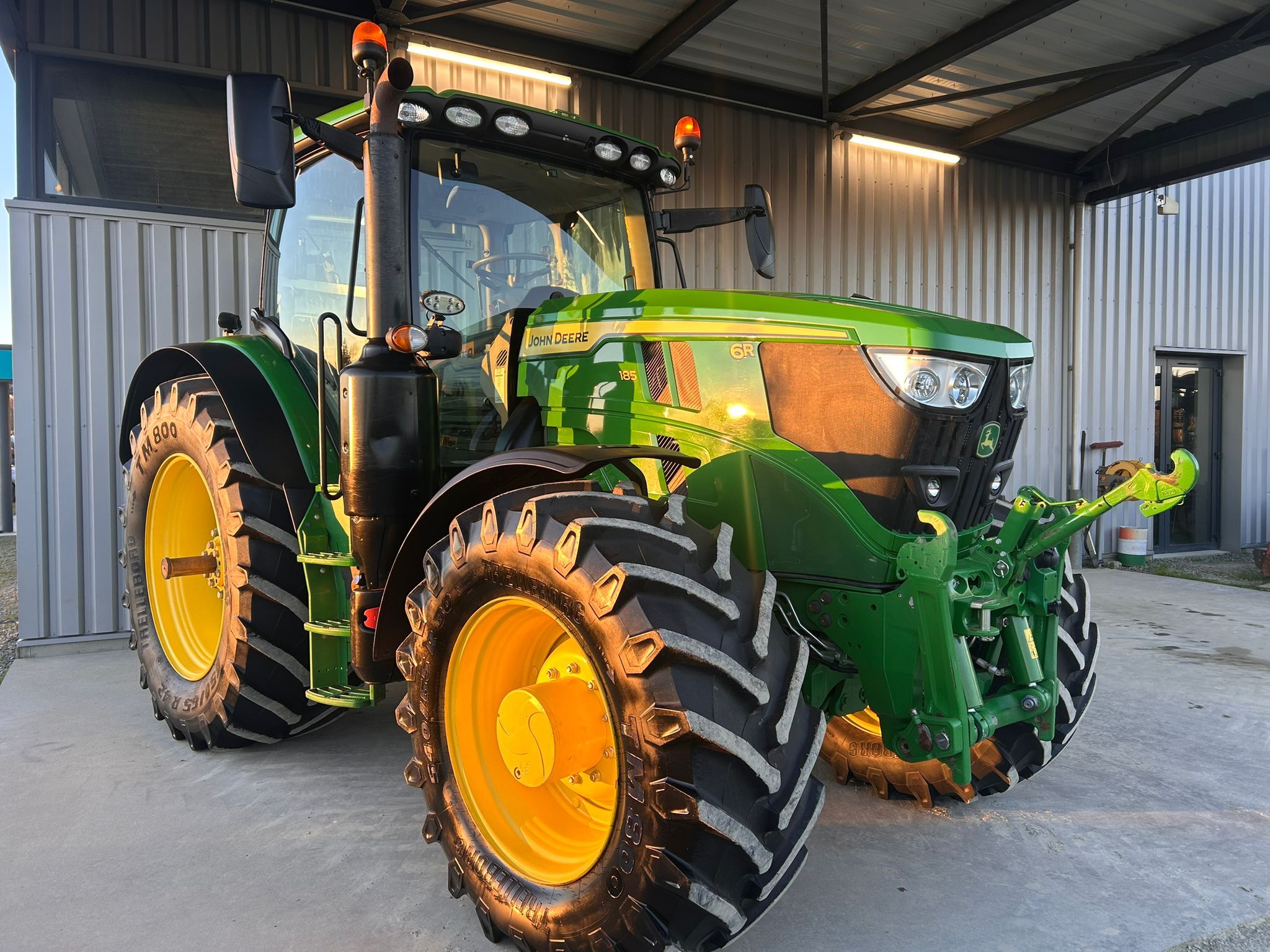 JOHN DEERE 6R185