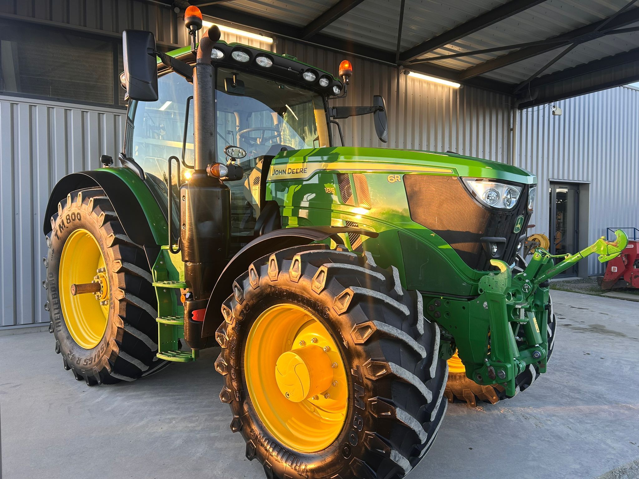 JOHN DEERE 6R185