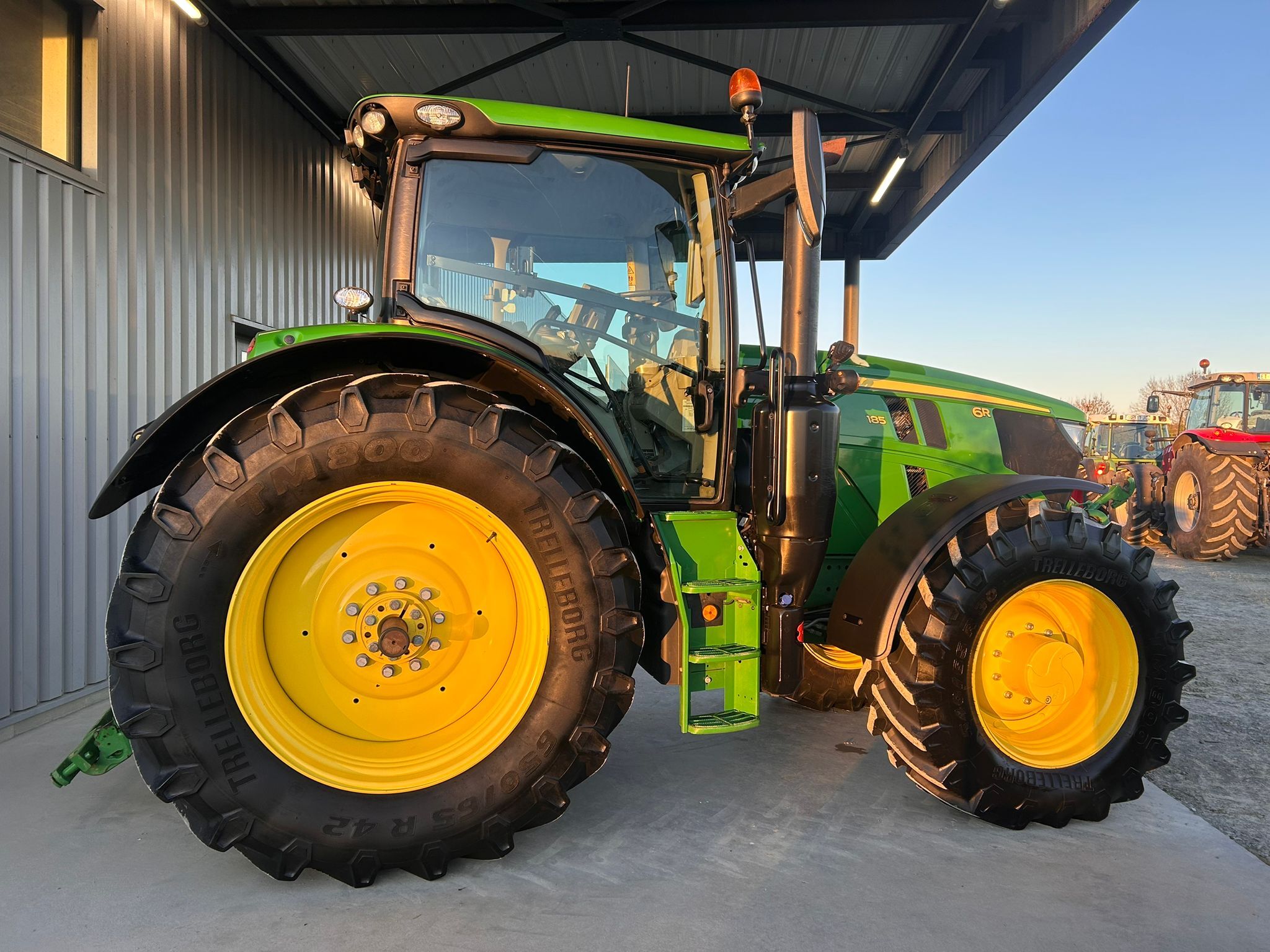 JOHN DEERE 6R185