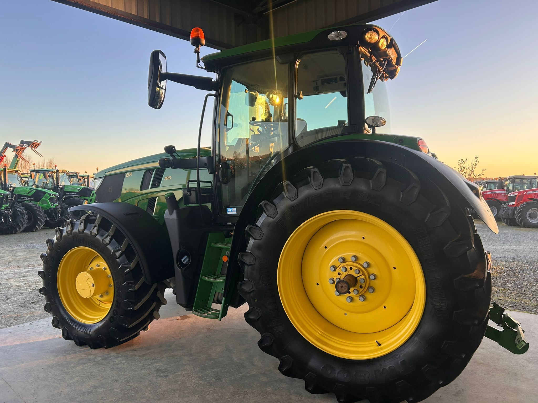 JOHN DEERE 6R185