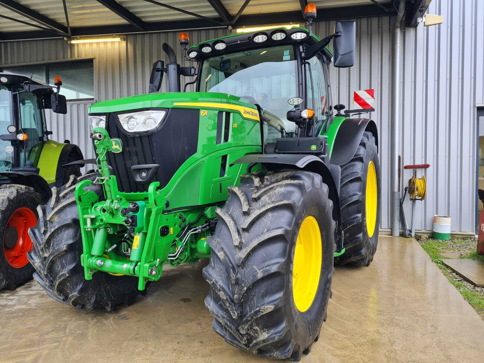 JOHN DEERE 6R215