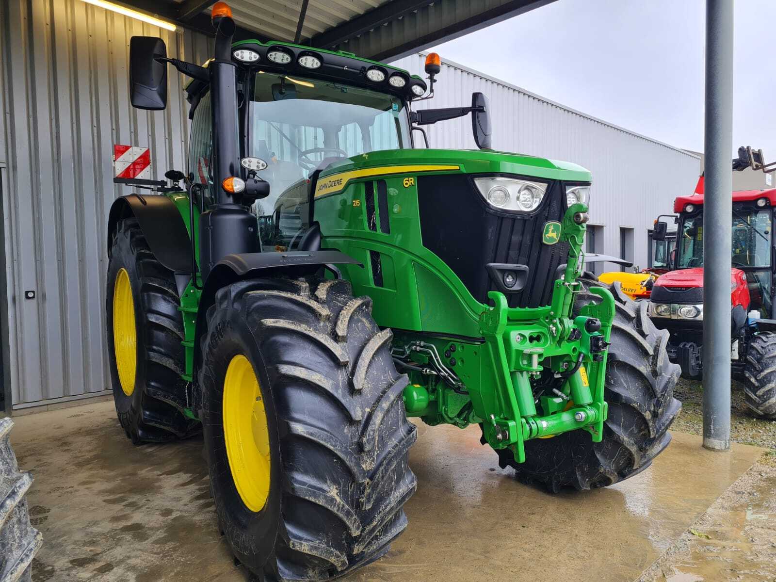 JOHN DEERE 6R215