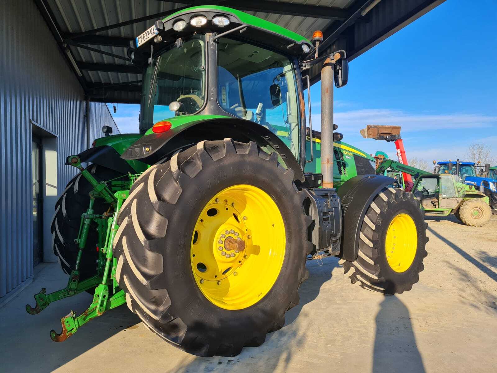 JOHN DEERE 7200R