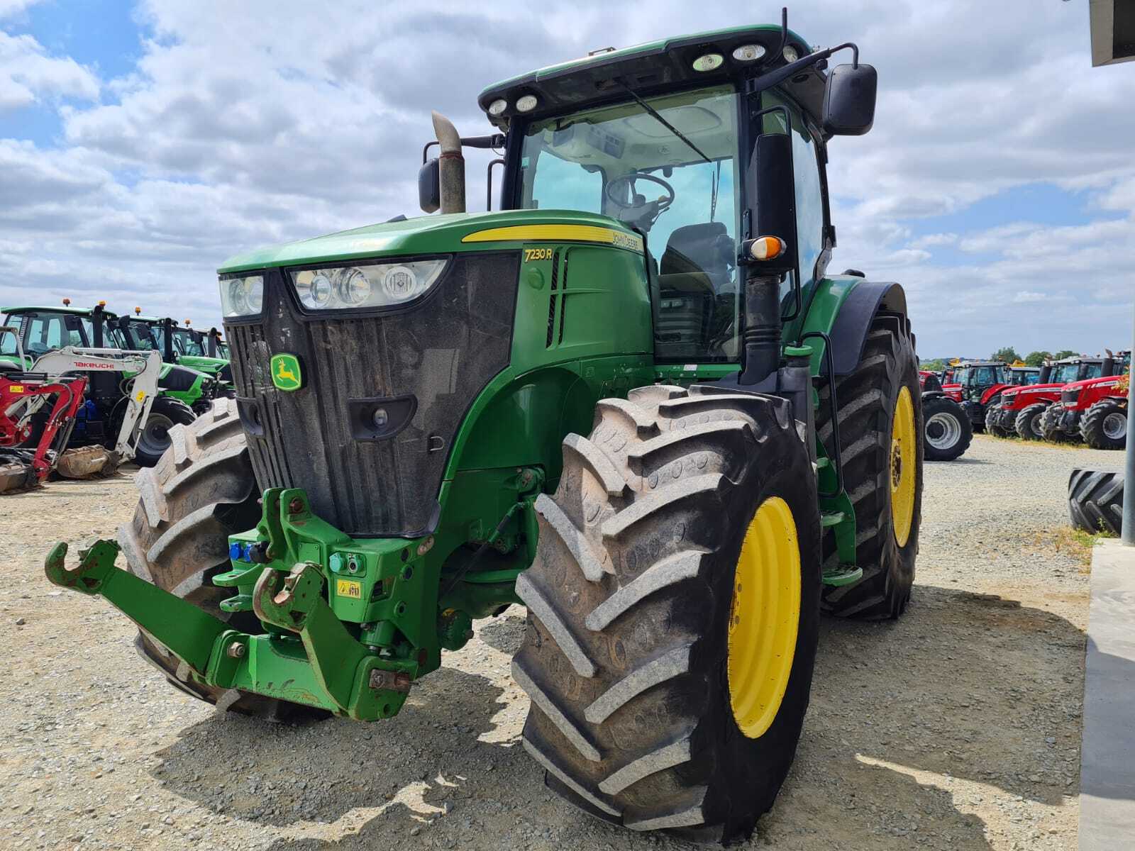 JOHN DEERE 7230R
