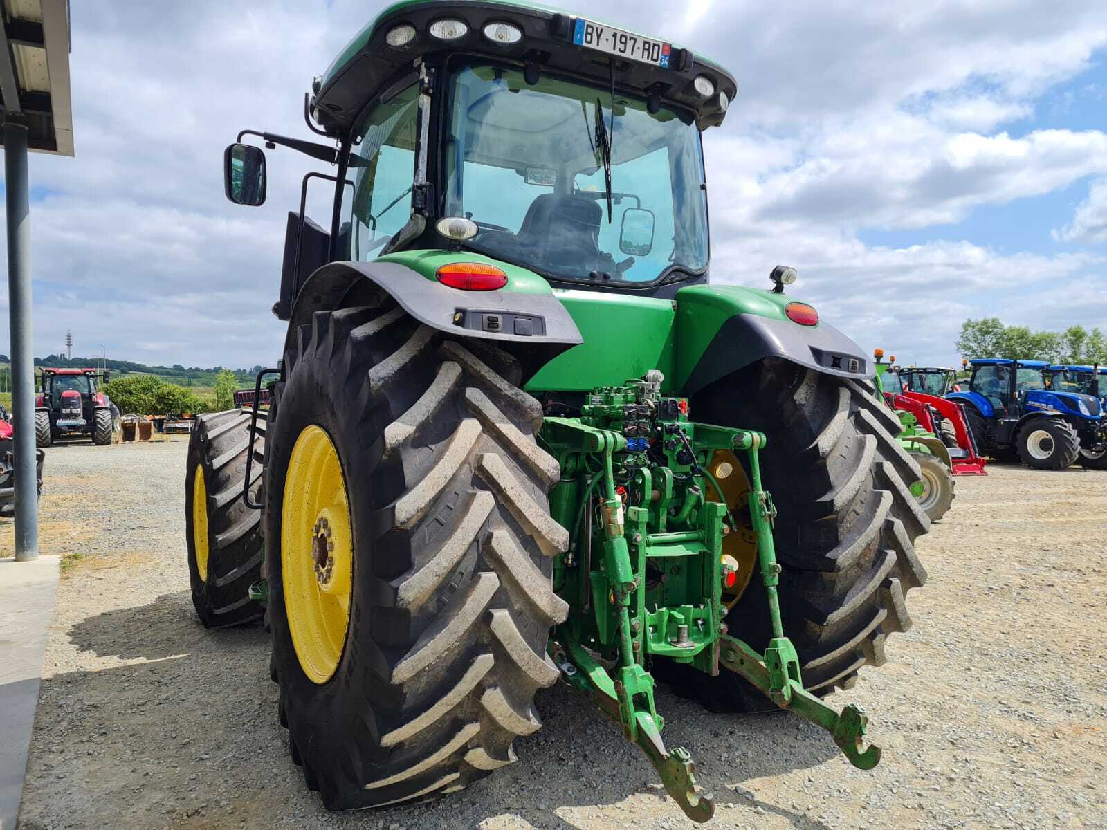 JOHN DEERE 7230R