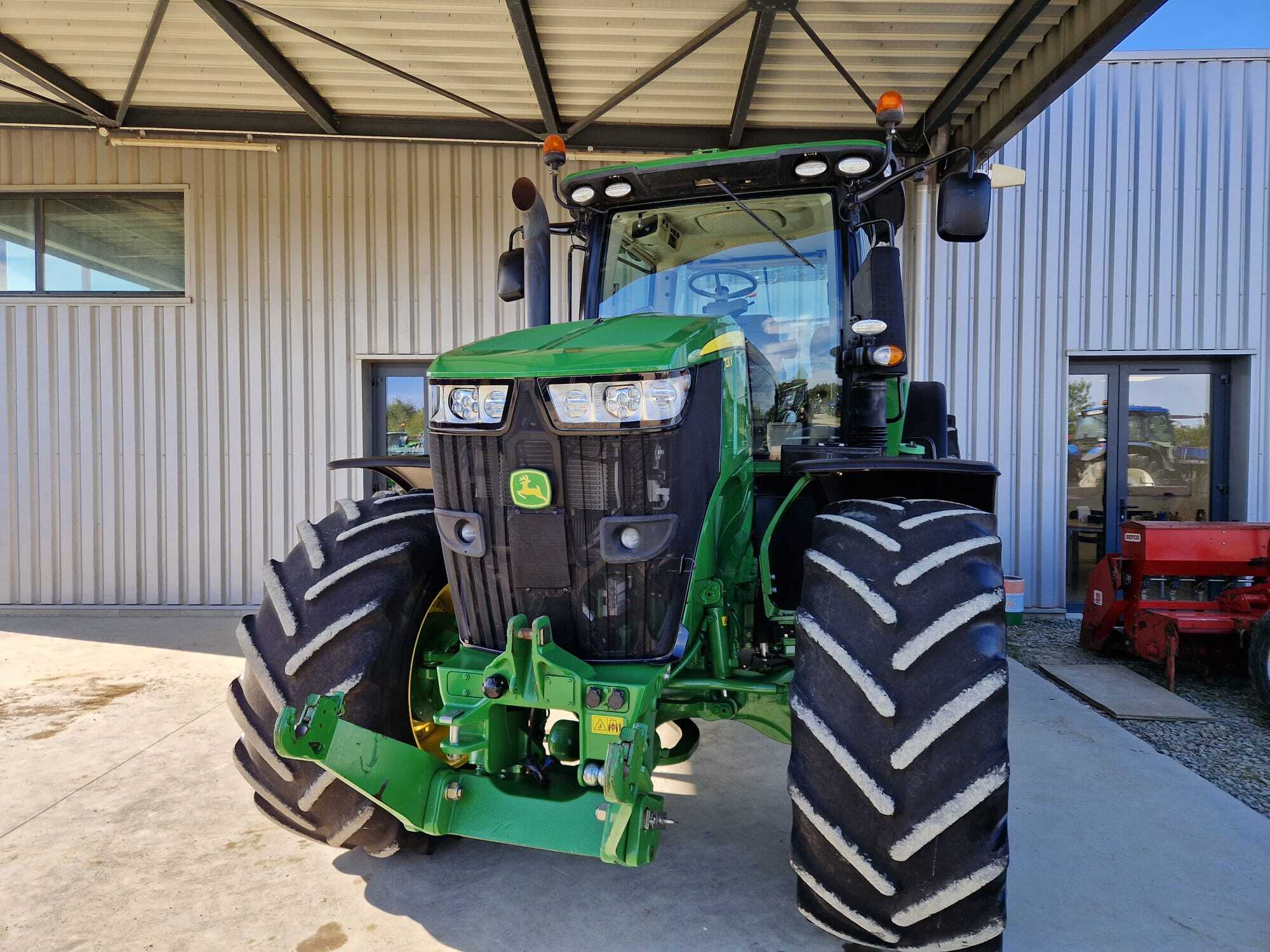 JOHN DEERE 7230R
