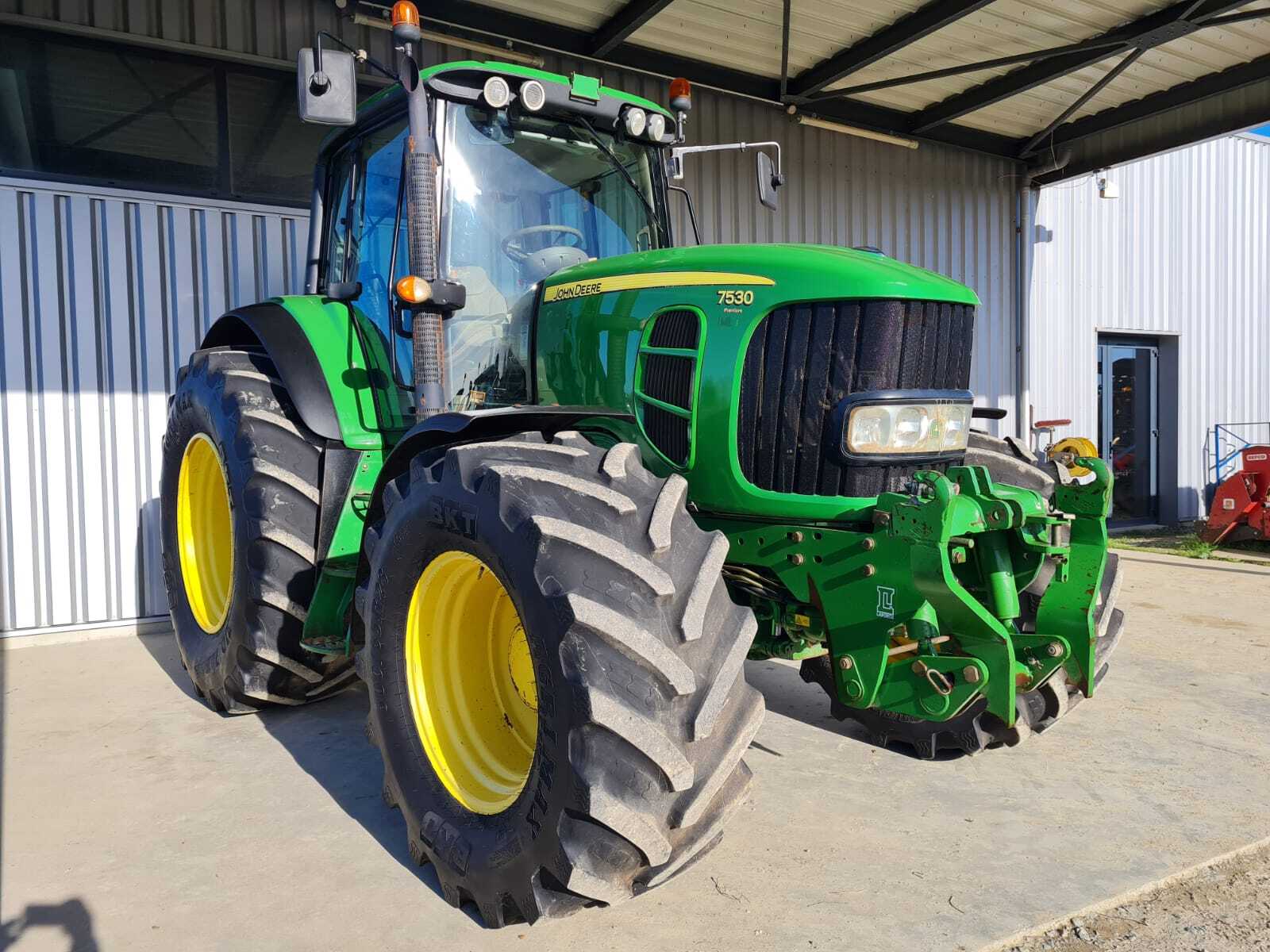 JOHN DEERE 7530 PREMIUM