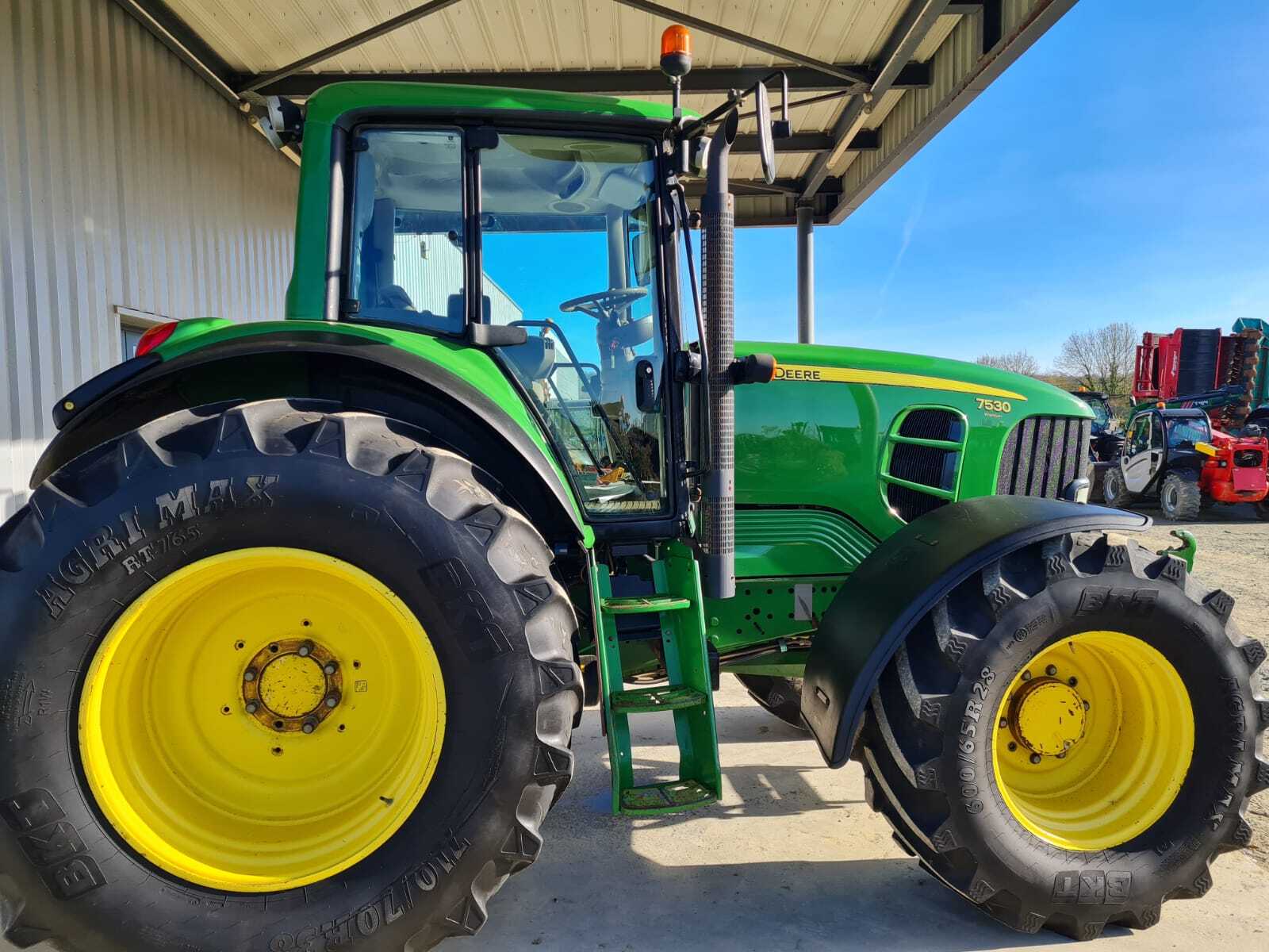 JOHN DEERE 7530 PREMIUM