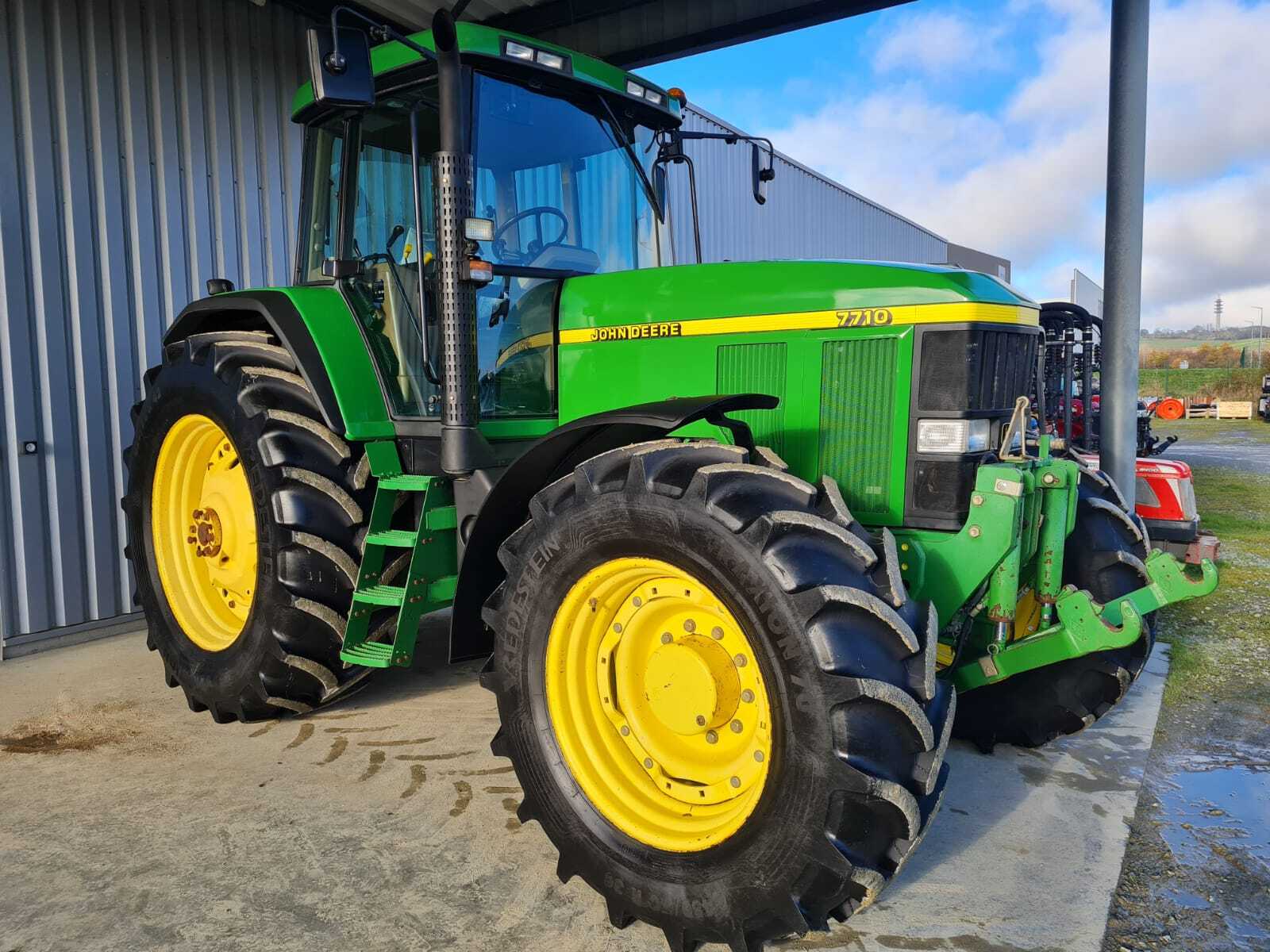 JOHN DEERE 7710