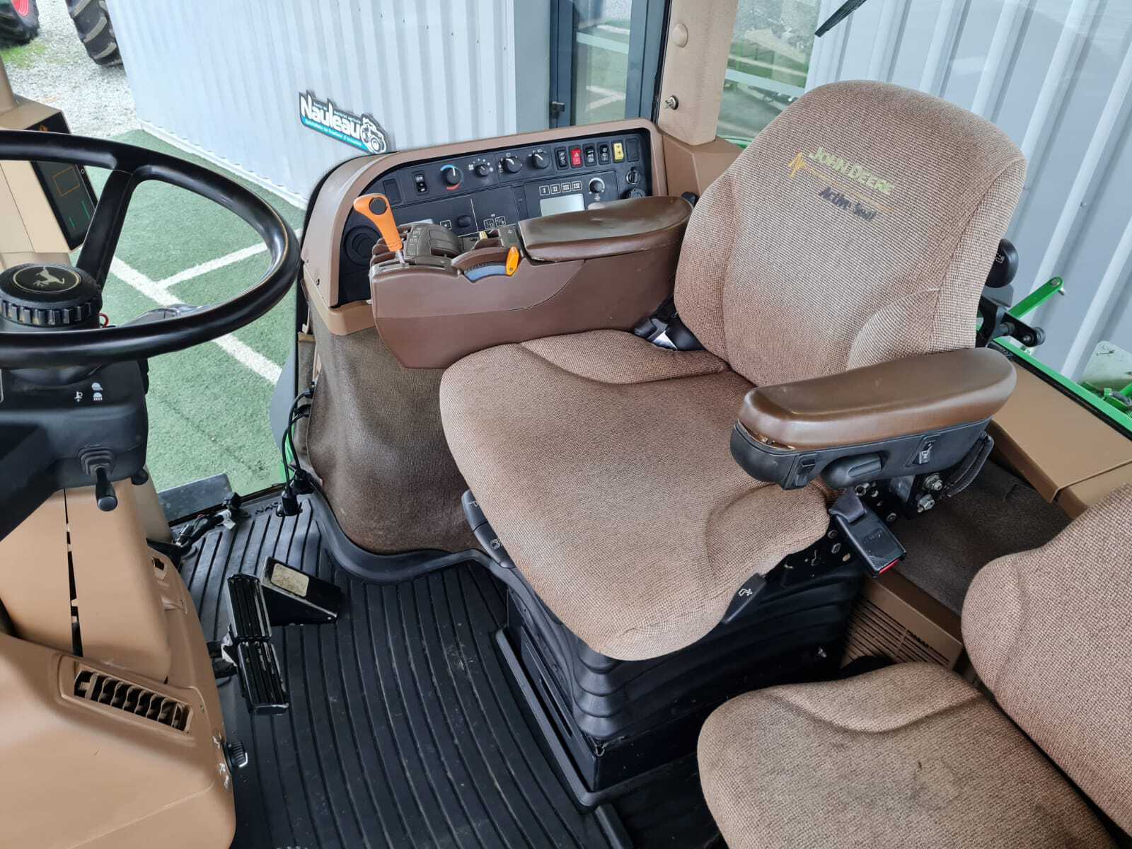 john-deere-7920