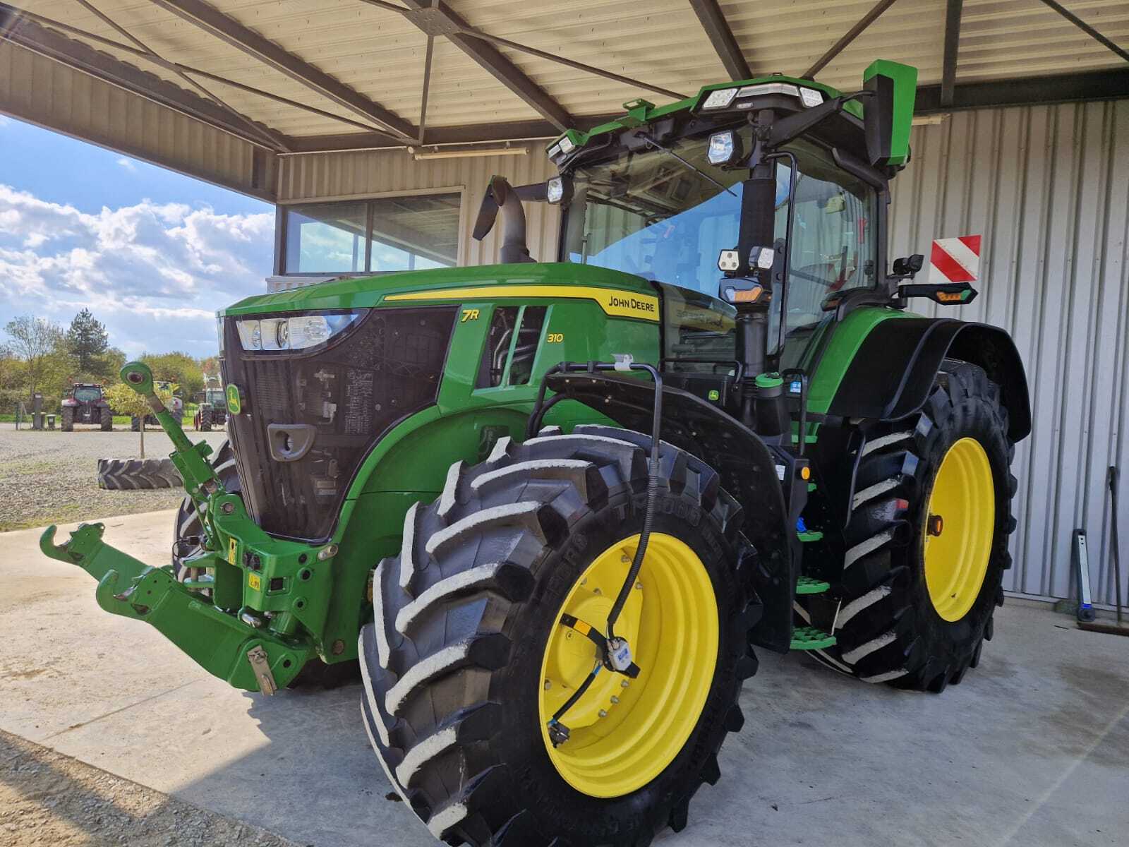 JOHN DEERE 7R310