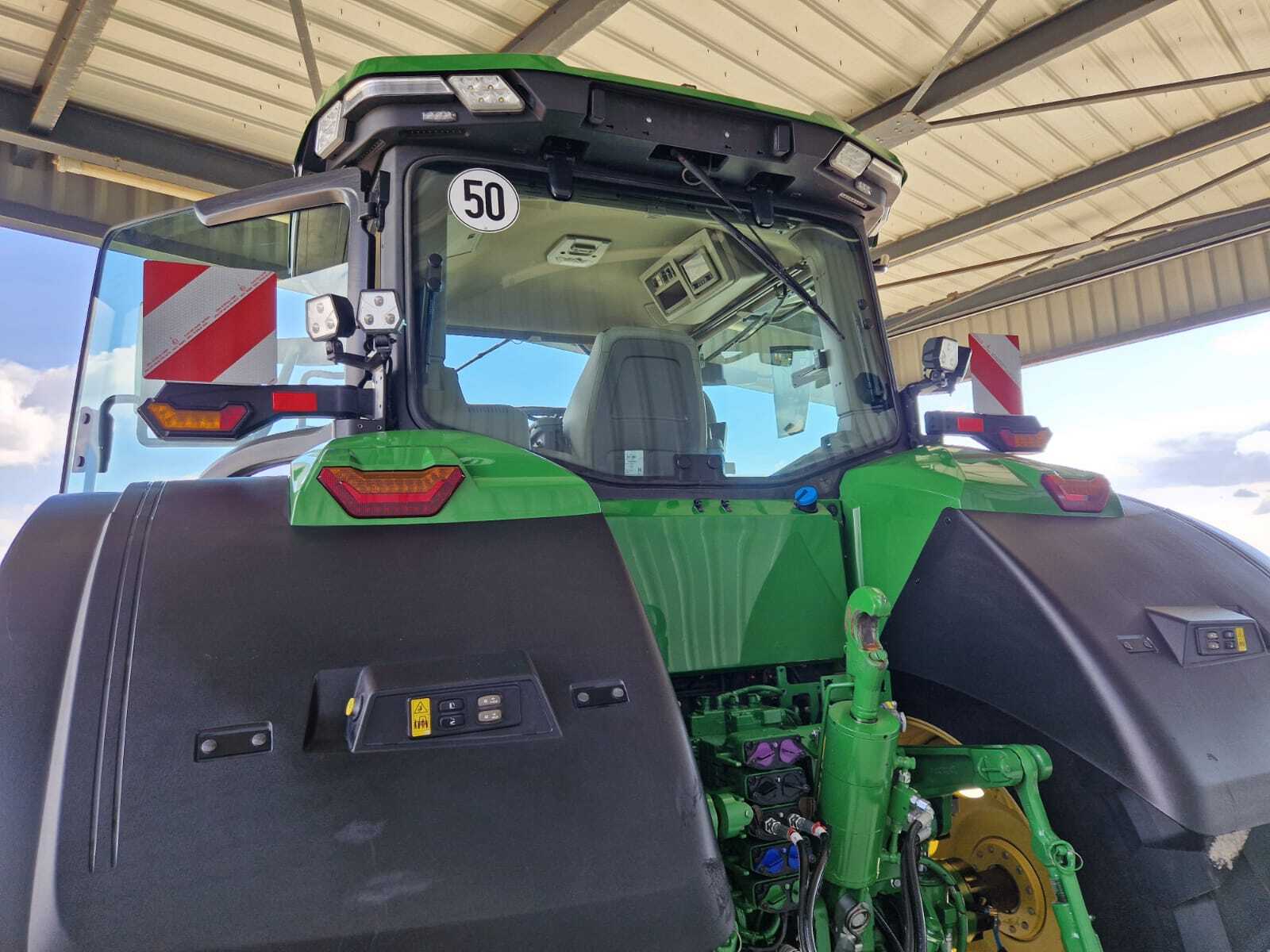JOHN DEERE 7R310