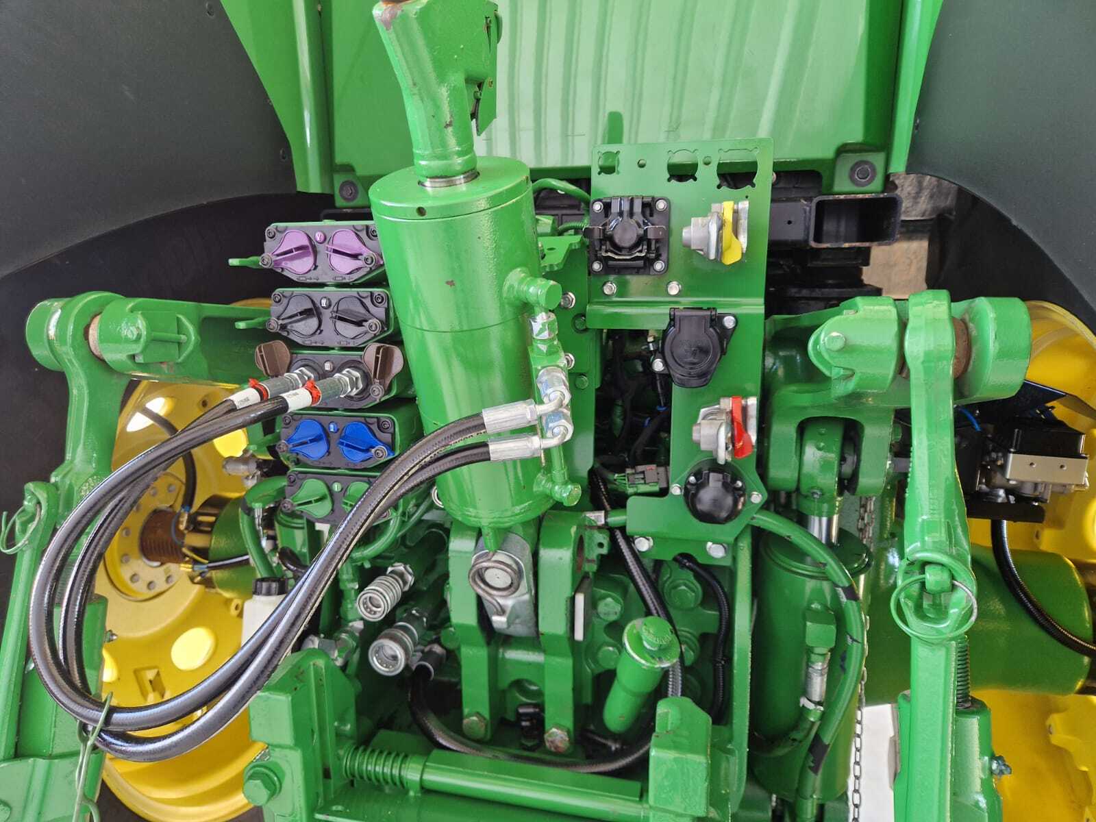 JOHN DEERE 7R310