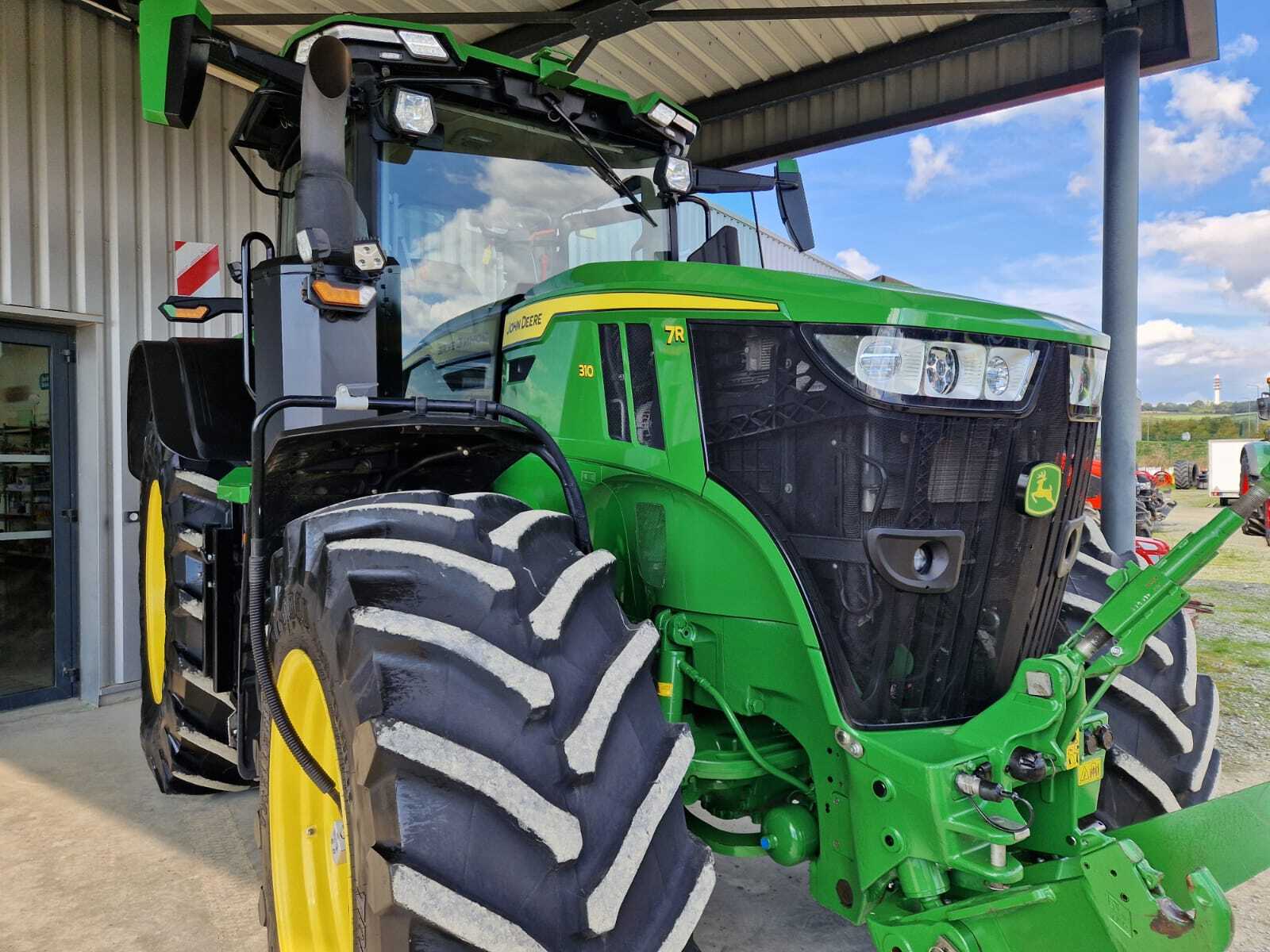 JOHN DEERE 7R310