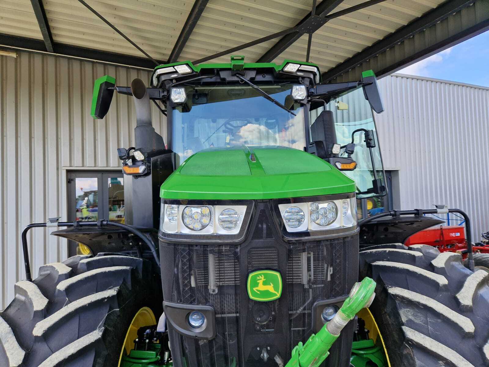 JOHN DEERE 7R310