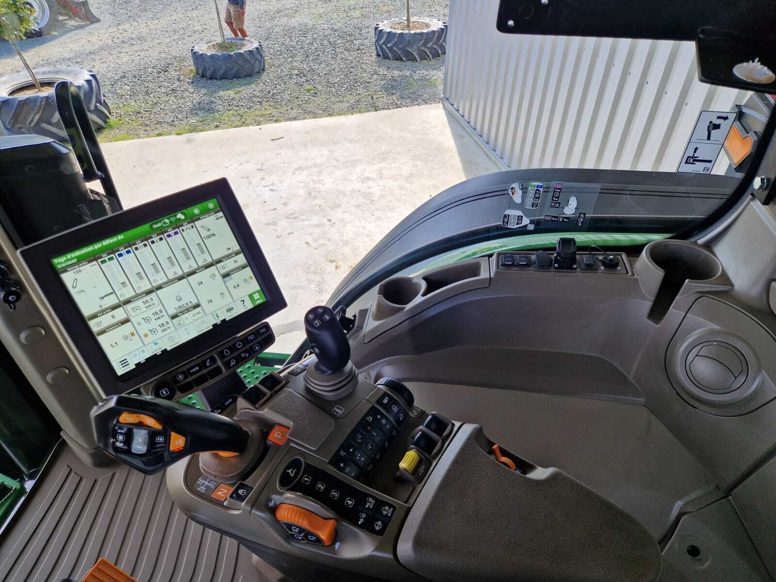 JOHN DEERE 7R310