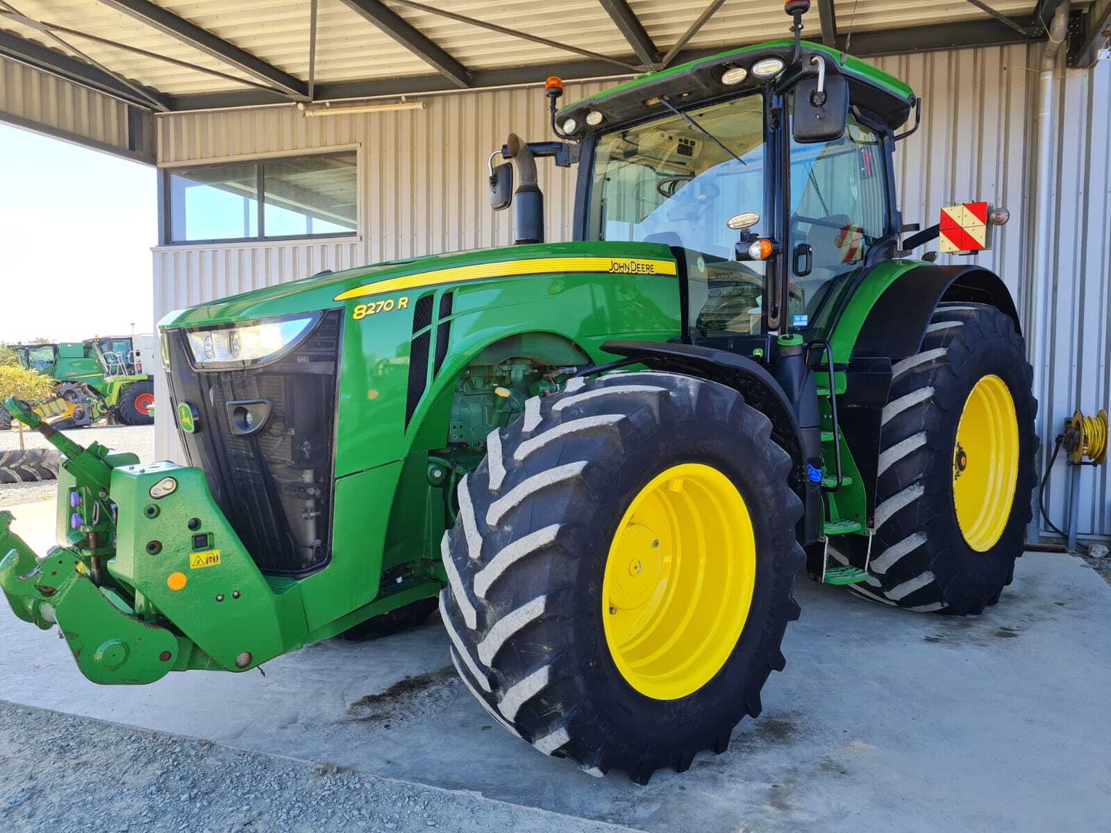 JOHN DEERE 8270R