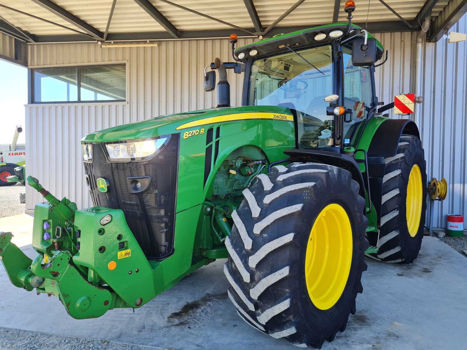 JOHN DEERE 8270R