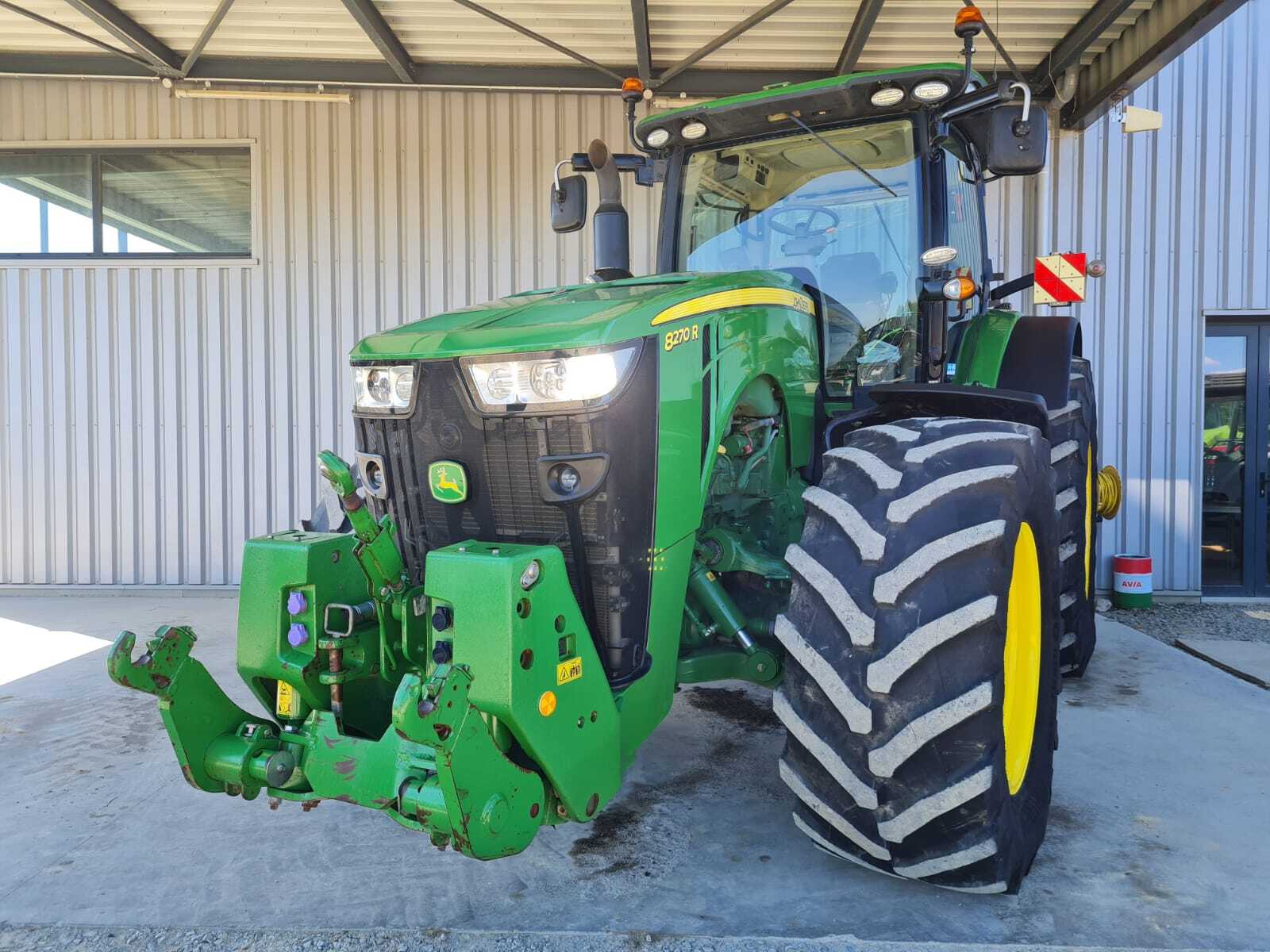 JOHN DEERE 8270R