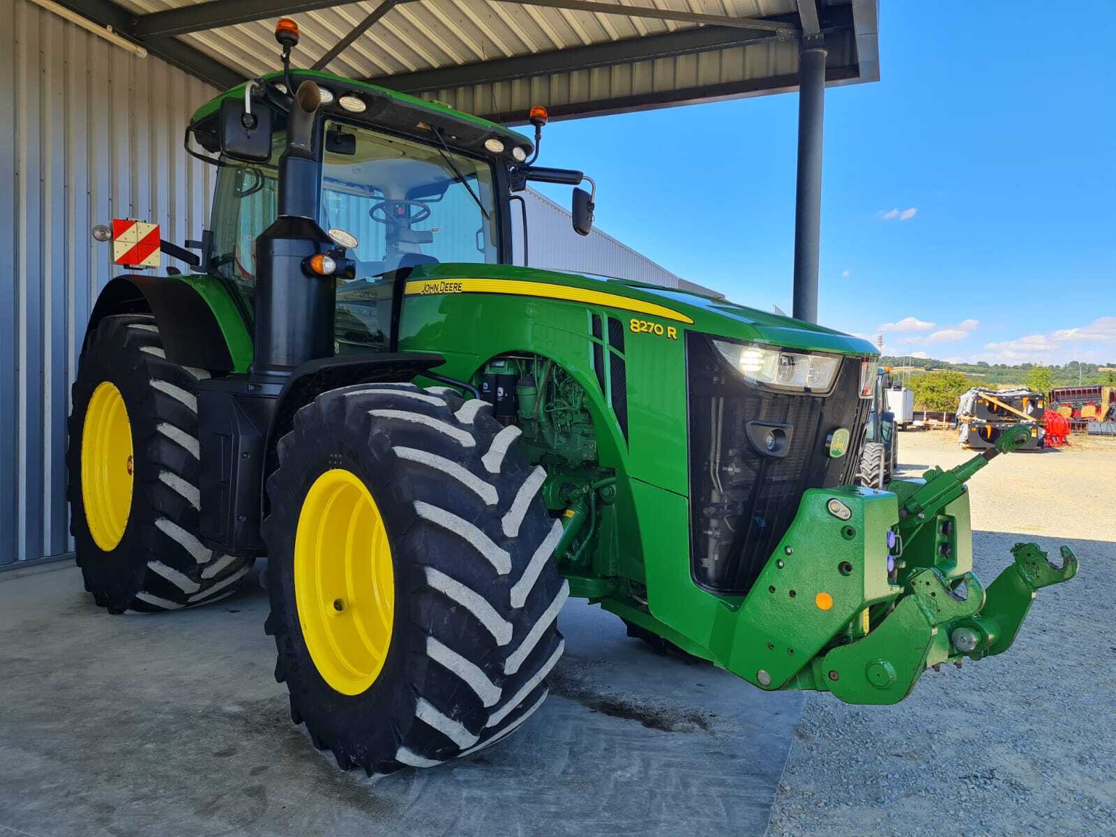 JOHN DEERE 8270R