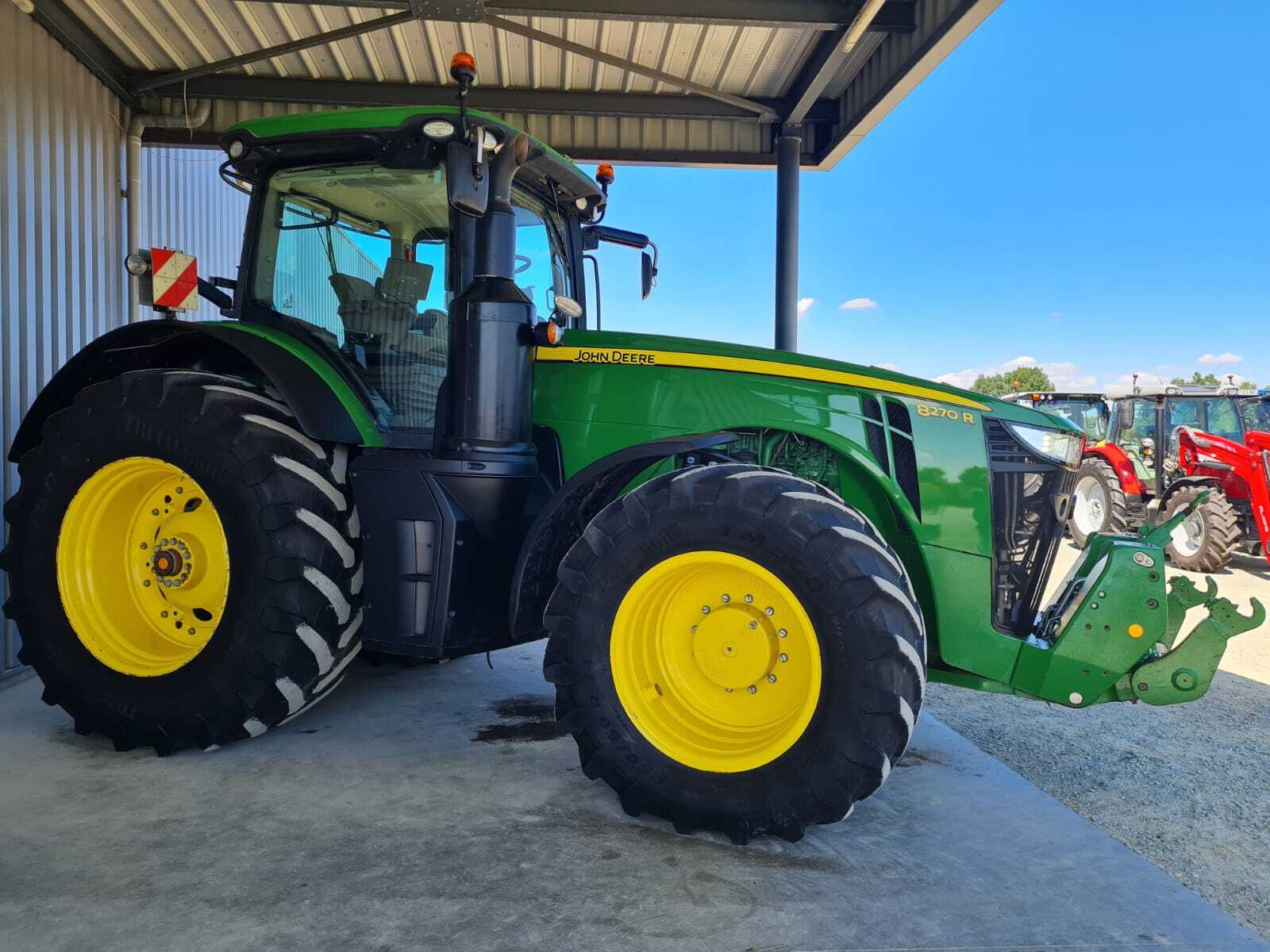 JOHN DEERE 8270R