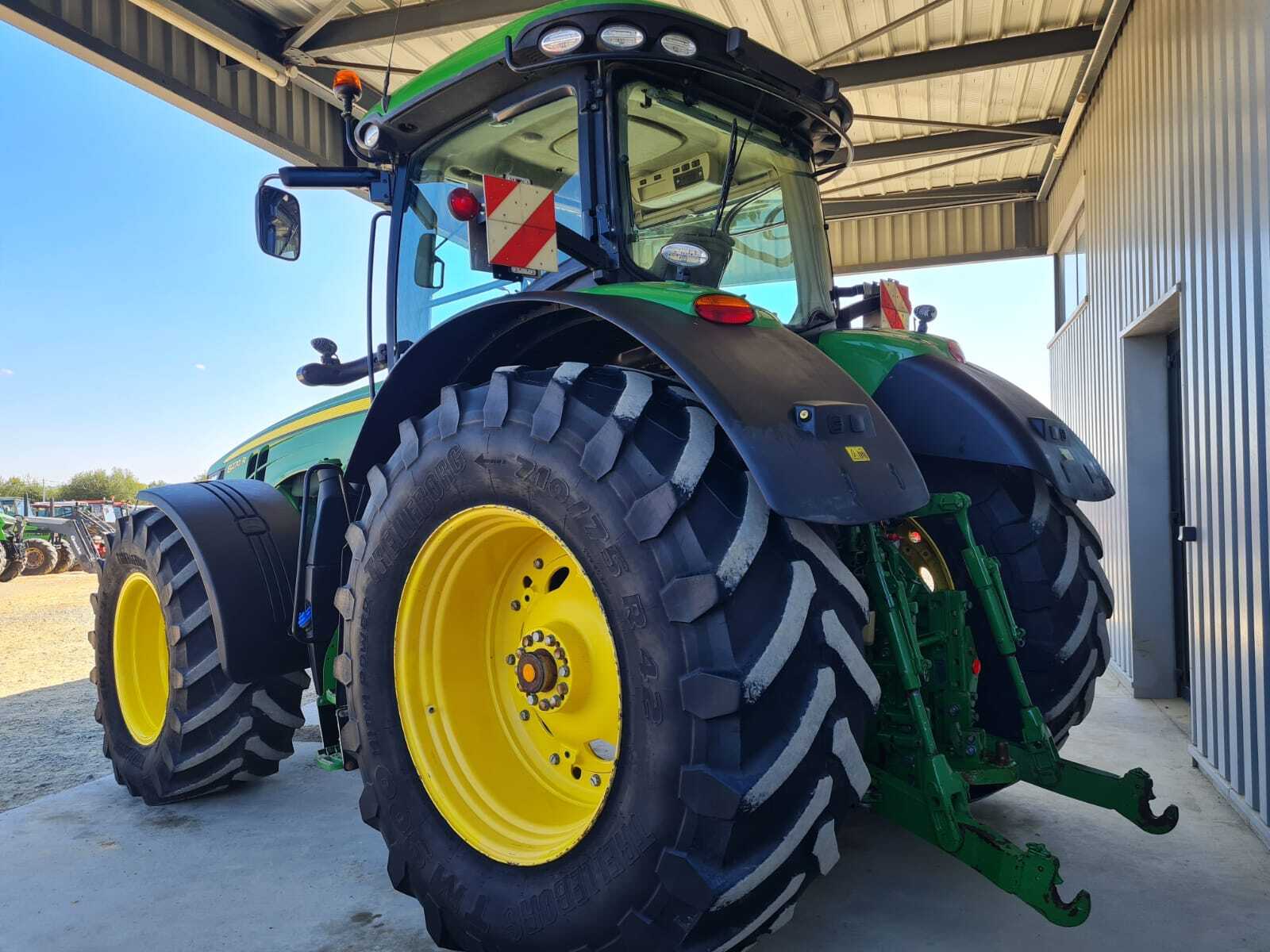 JOHN DEERE 8270R