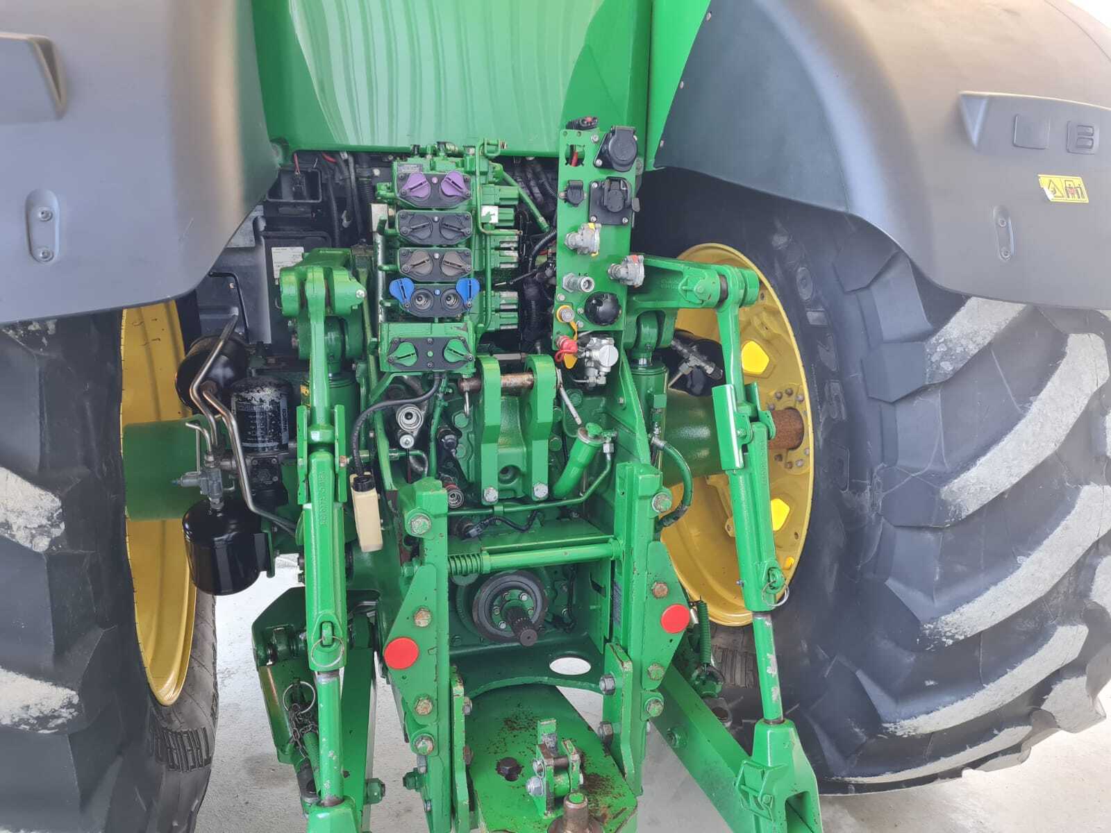 JOHN DEERE 8270R
