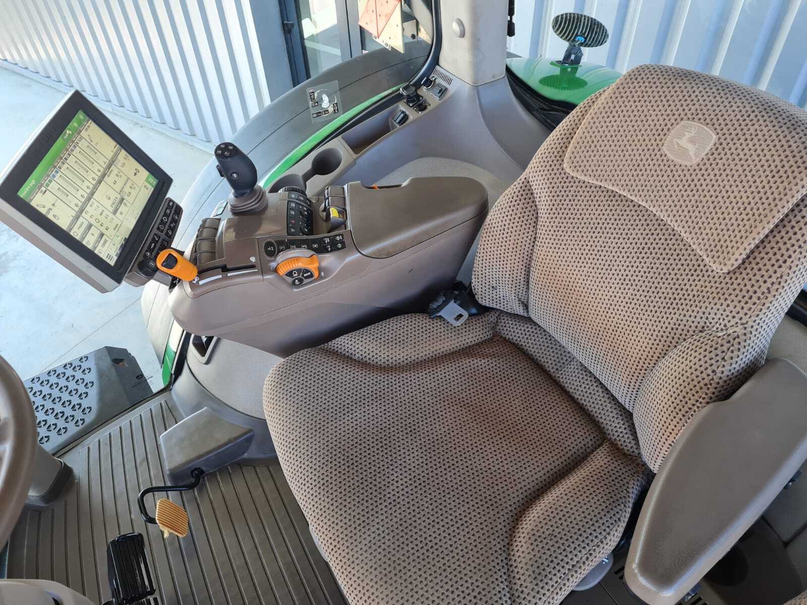 JOHN DEERE 8270R