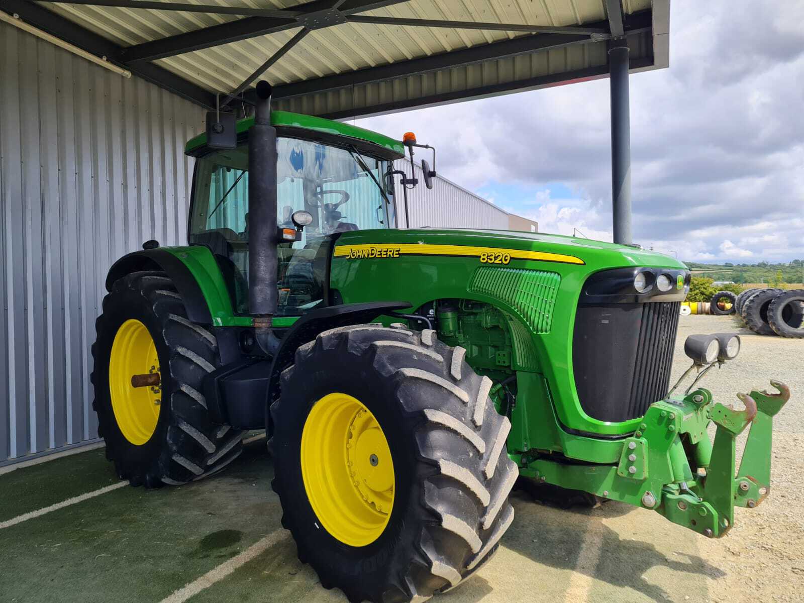 JOHN DEERE 8320