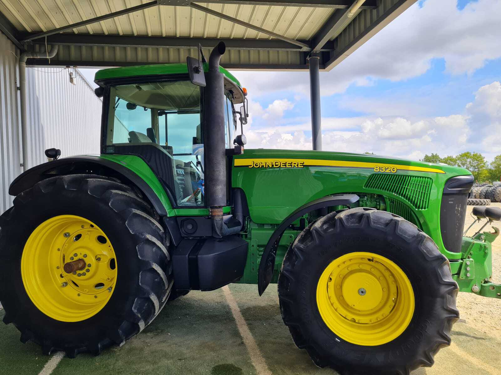 JOHN DEERE 8320