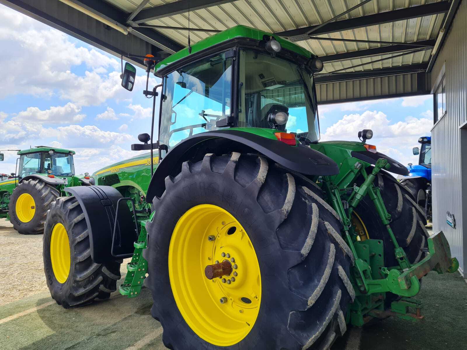 JOHN DEERE 8320