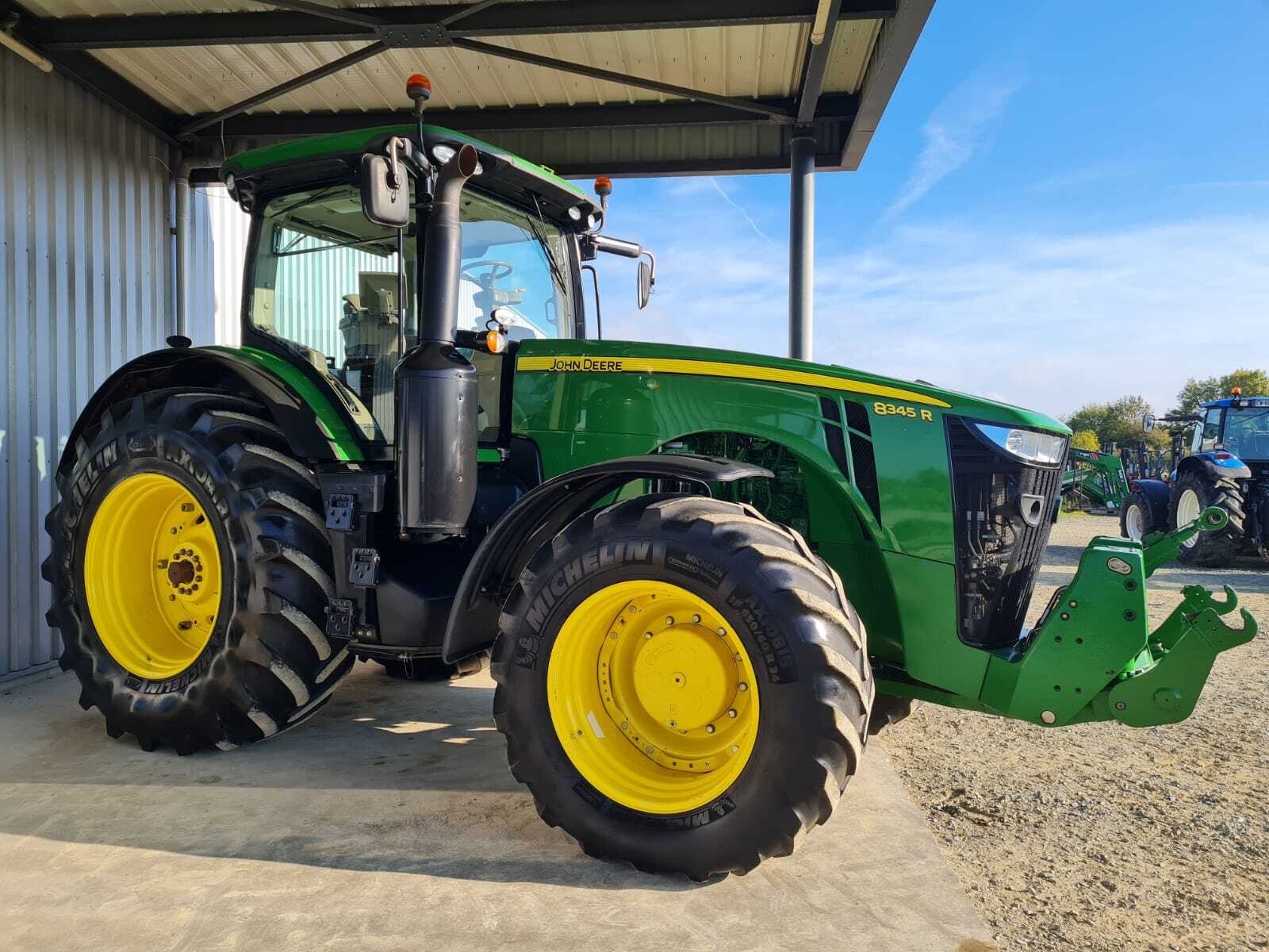JOHN DEERE 8345R