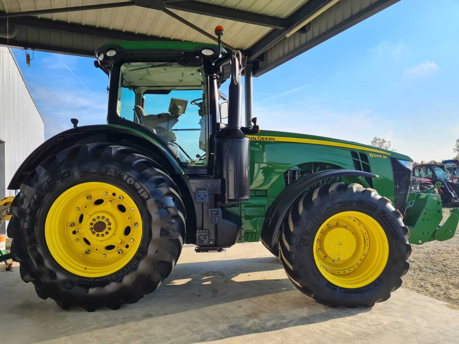JOHN DEERE 8345R